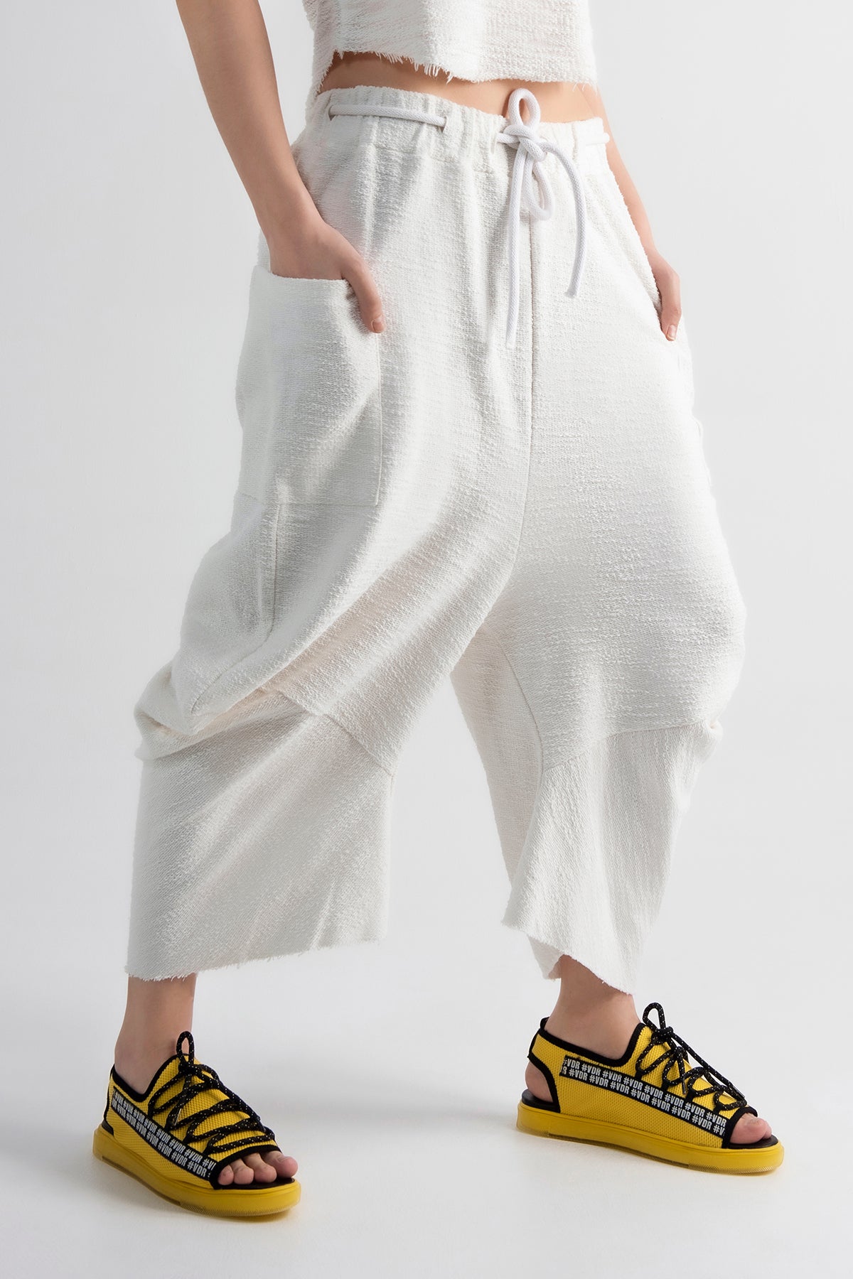 Sari Ayakkabi Aquarium