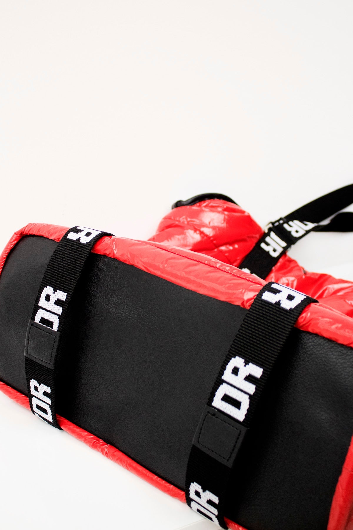 Kirmizi Çanta Batmen