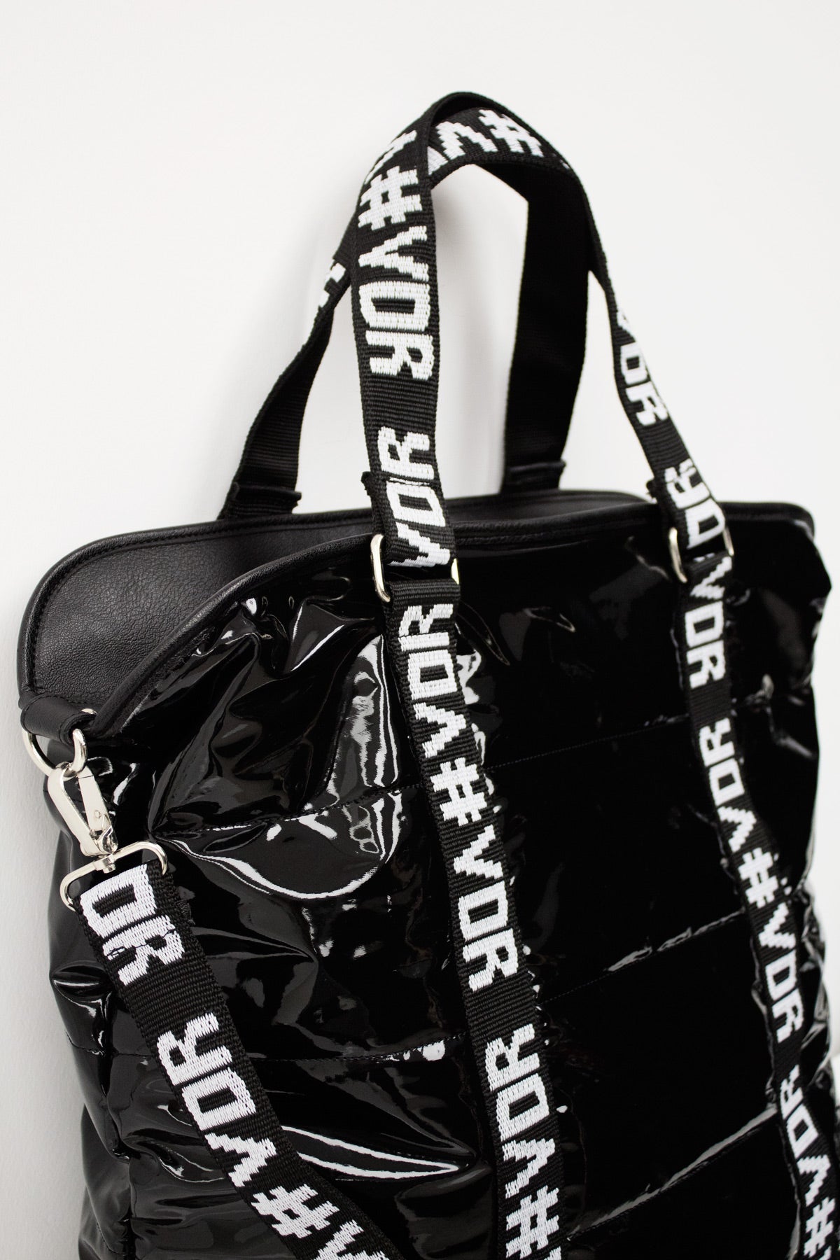 Parlak Siyah Çanta Batmen