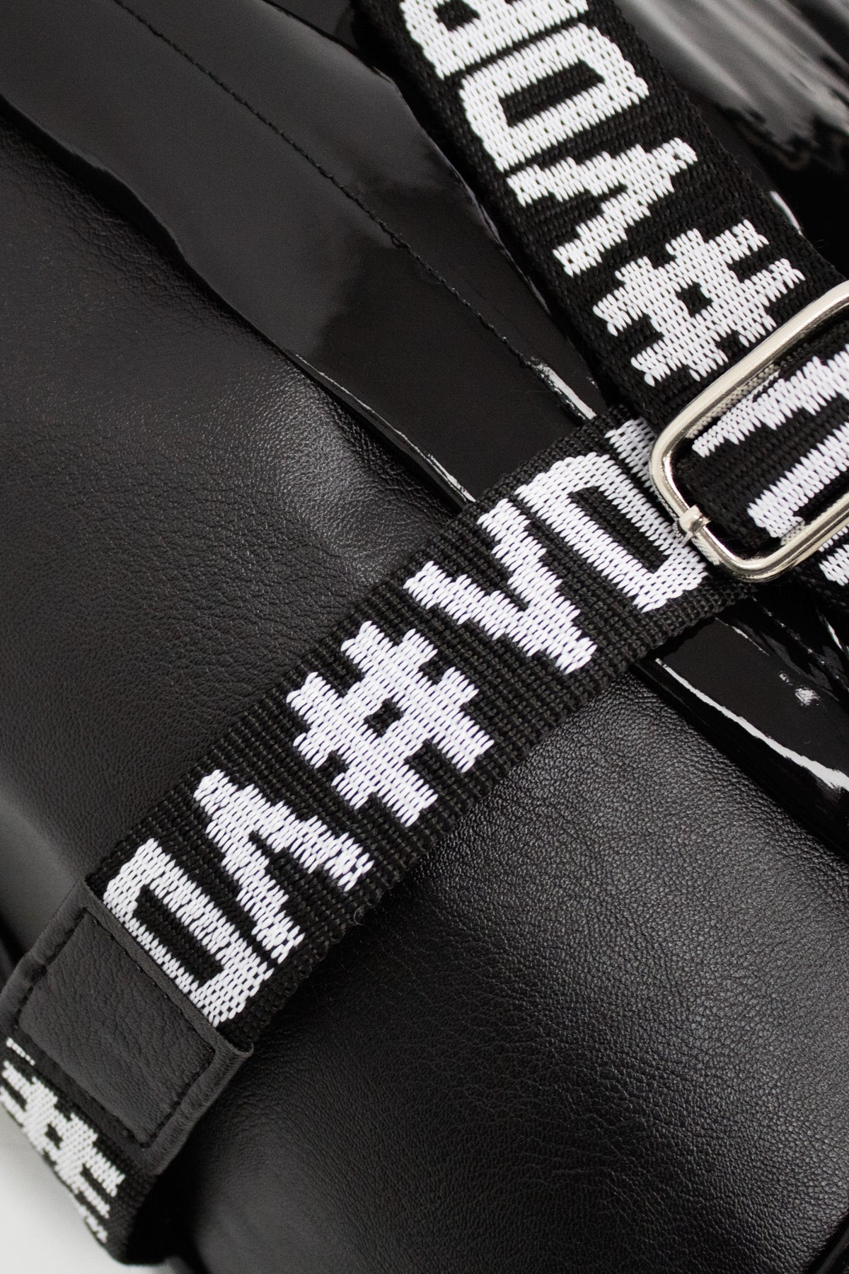 Parlak Siyah Çanta Batmen