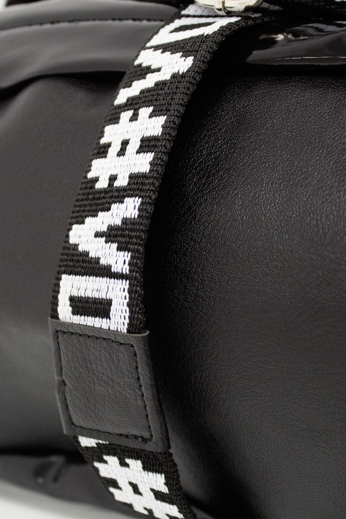 Parlak Siyah Çanta Batmen