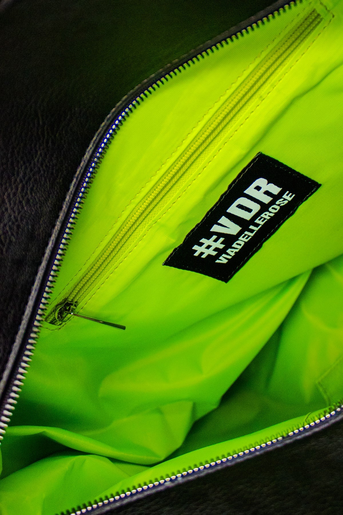 Parlak Siyah Çanta Batmen