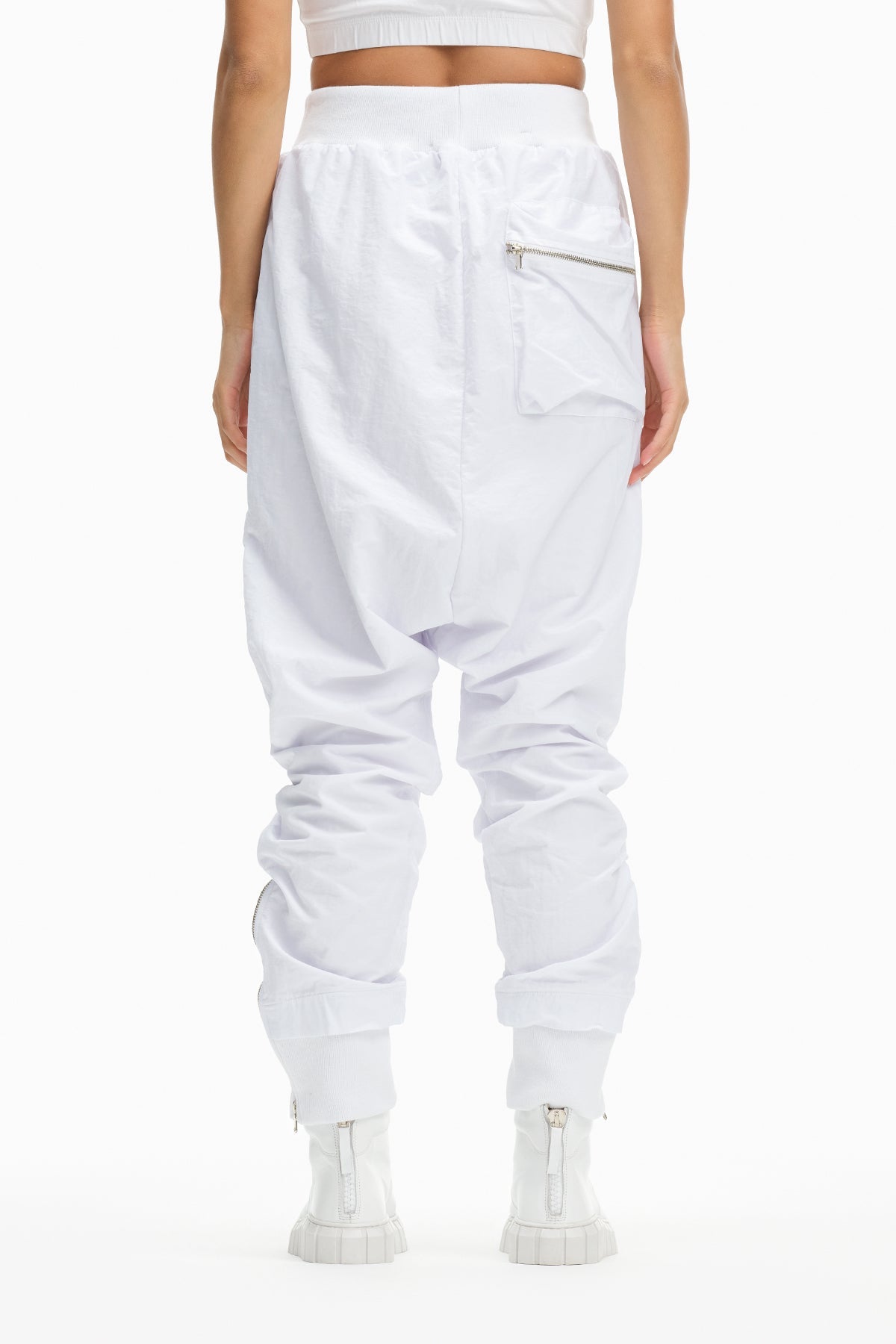 Beyaz Siyah Bot Black