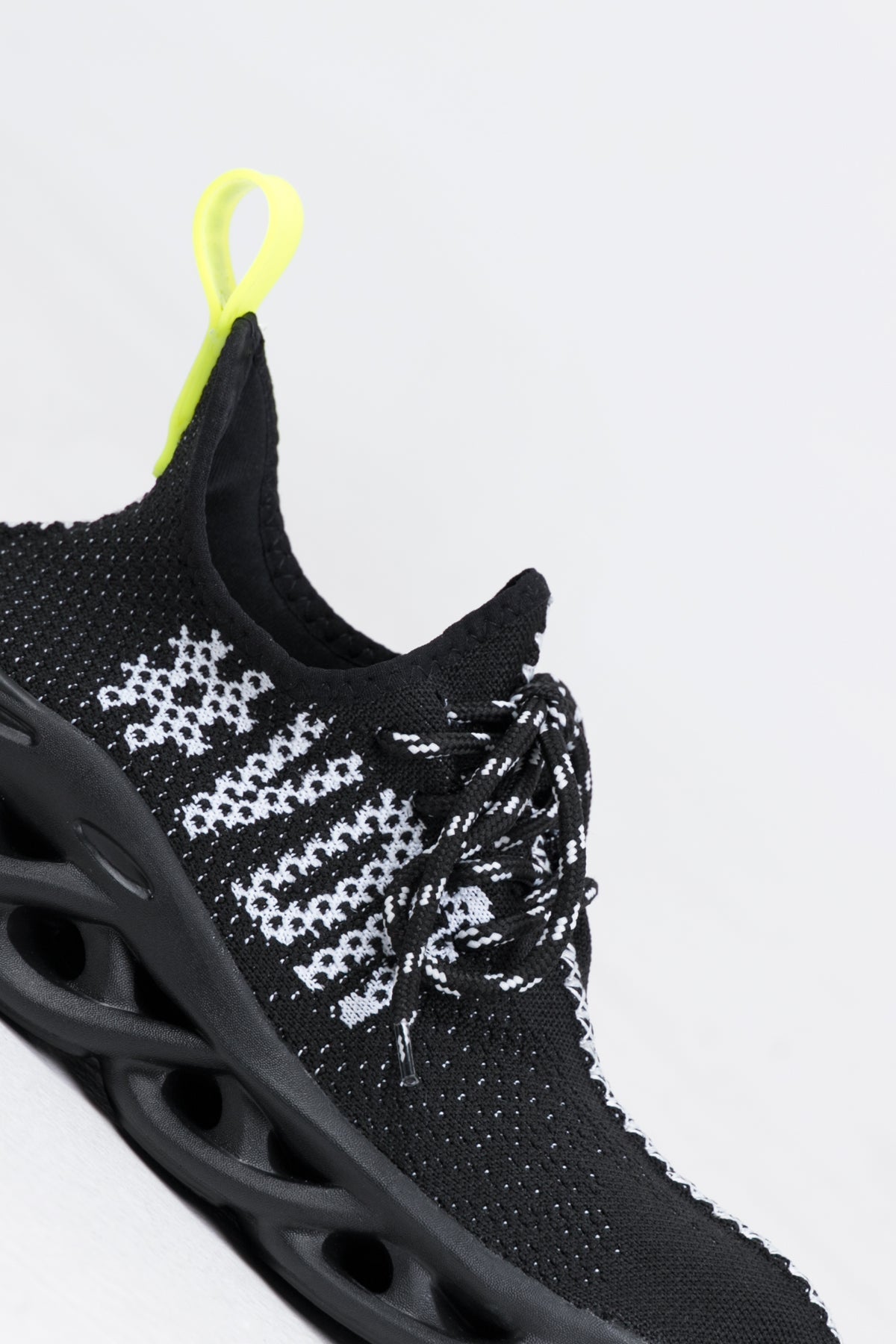 Siyah Ayakkabi Bora2