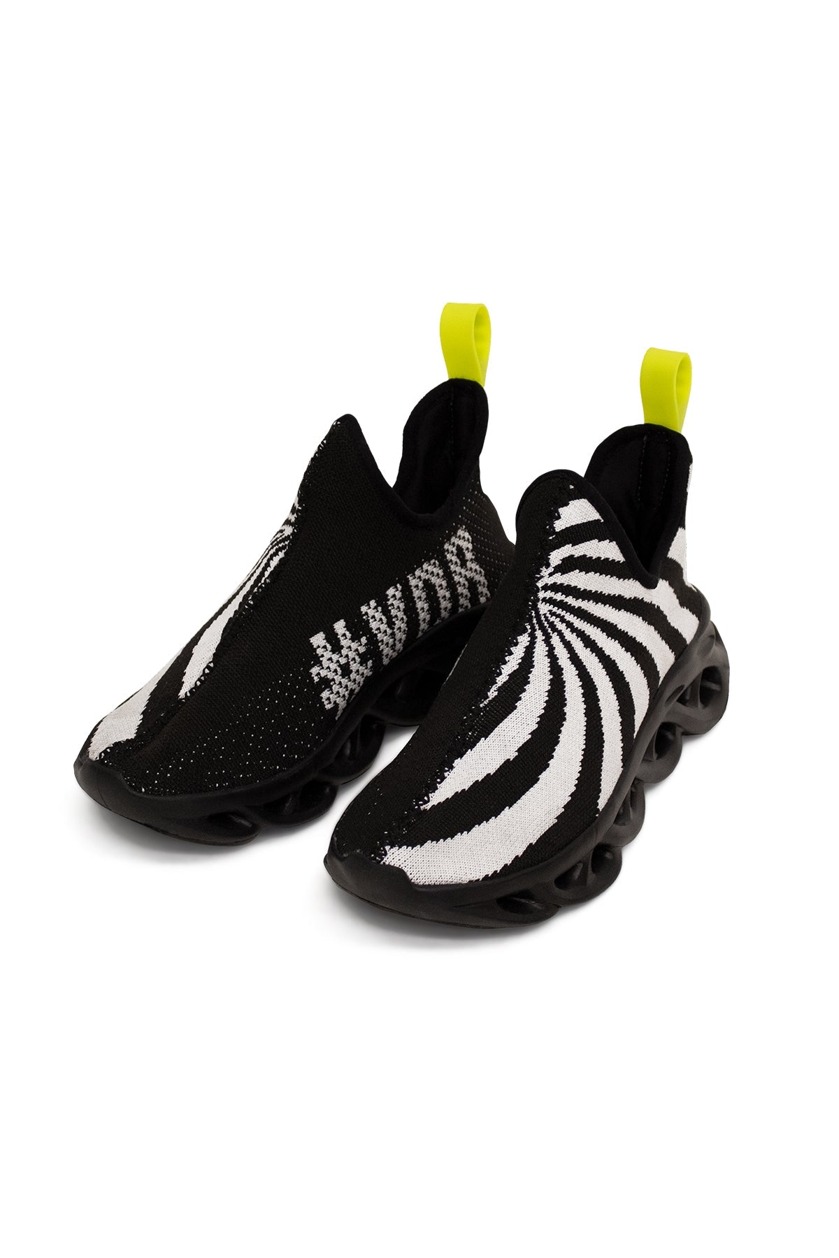 Siyah Beyaz Ayakkabi Borabora