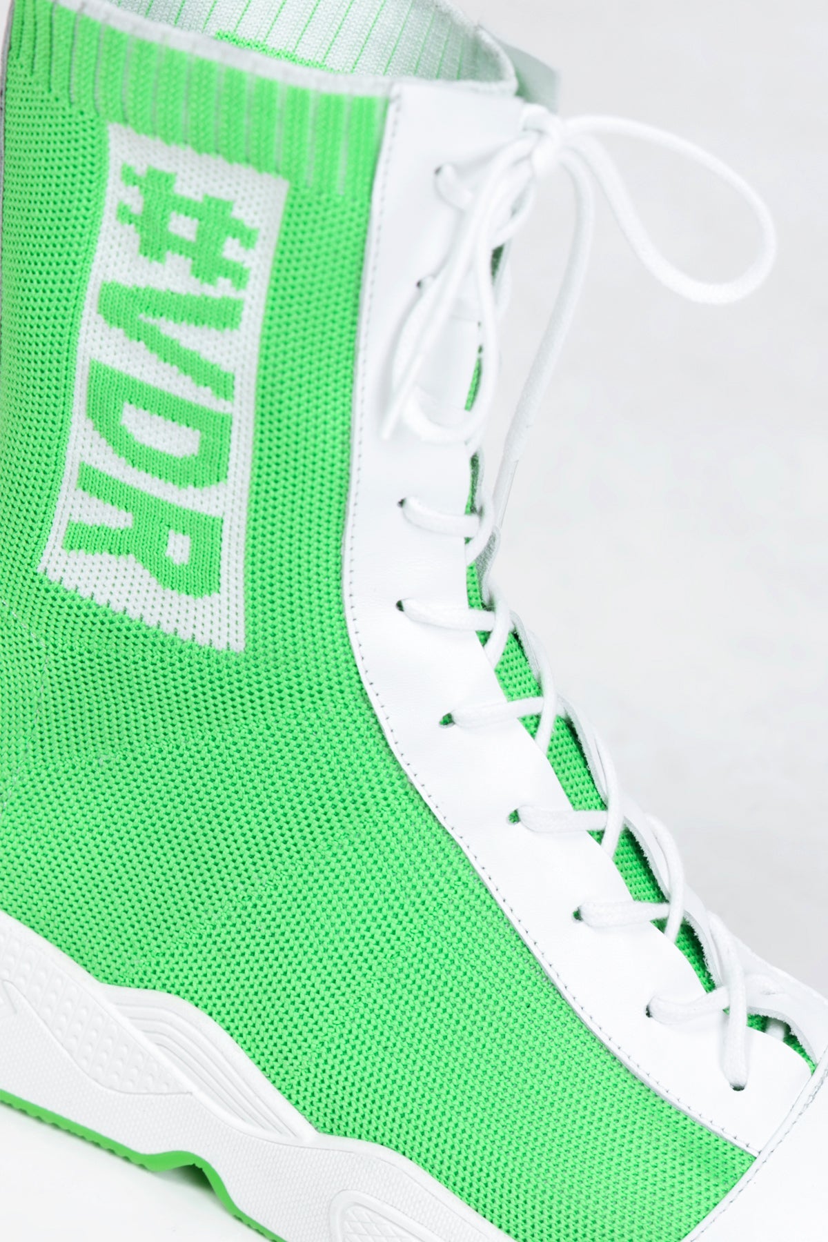 Yesil Beyaz  Ayakkabi Clay