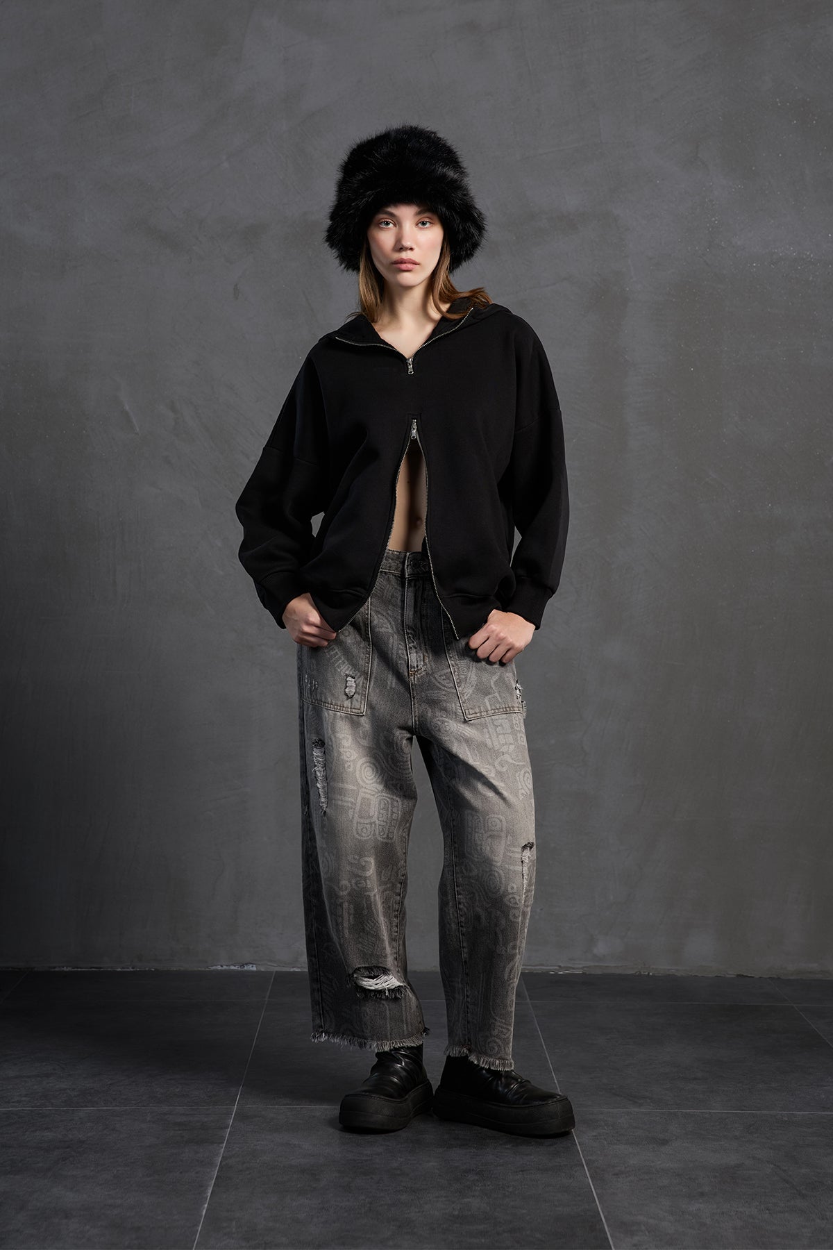 Siyah Kürk Görünümlü Şapka Fnilip