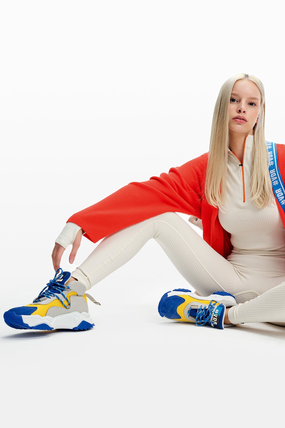 Saks Mavisi Sari Spor Ayakkabi Lee2