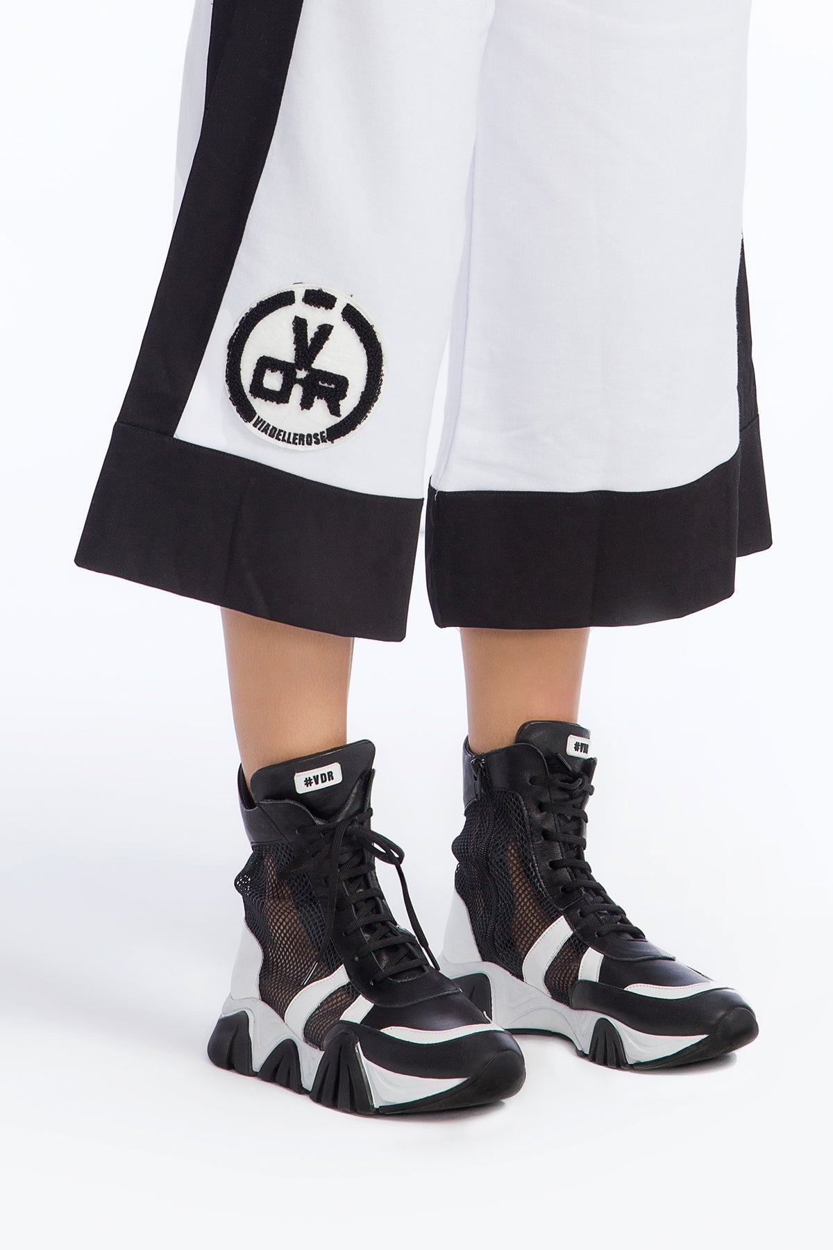 Siyah Beyaz Bot Orca