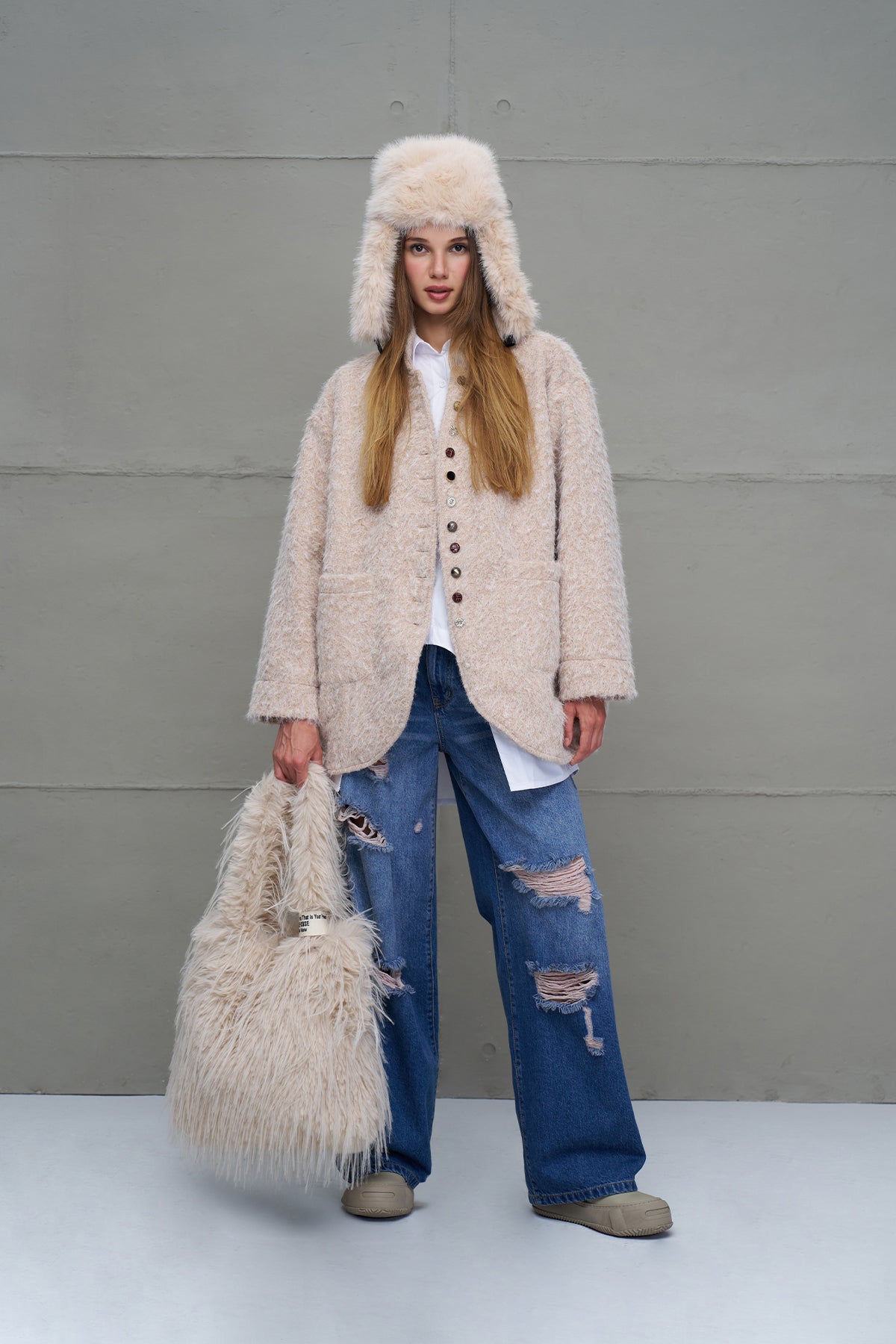 Bej Kürk Görünümlü Kulaklikli Sapka Pan