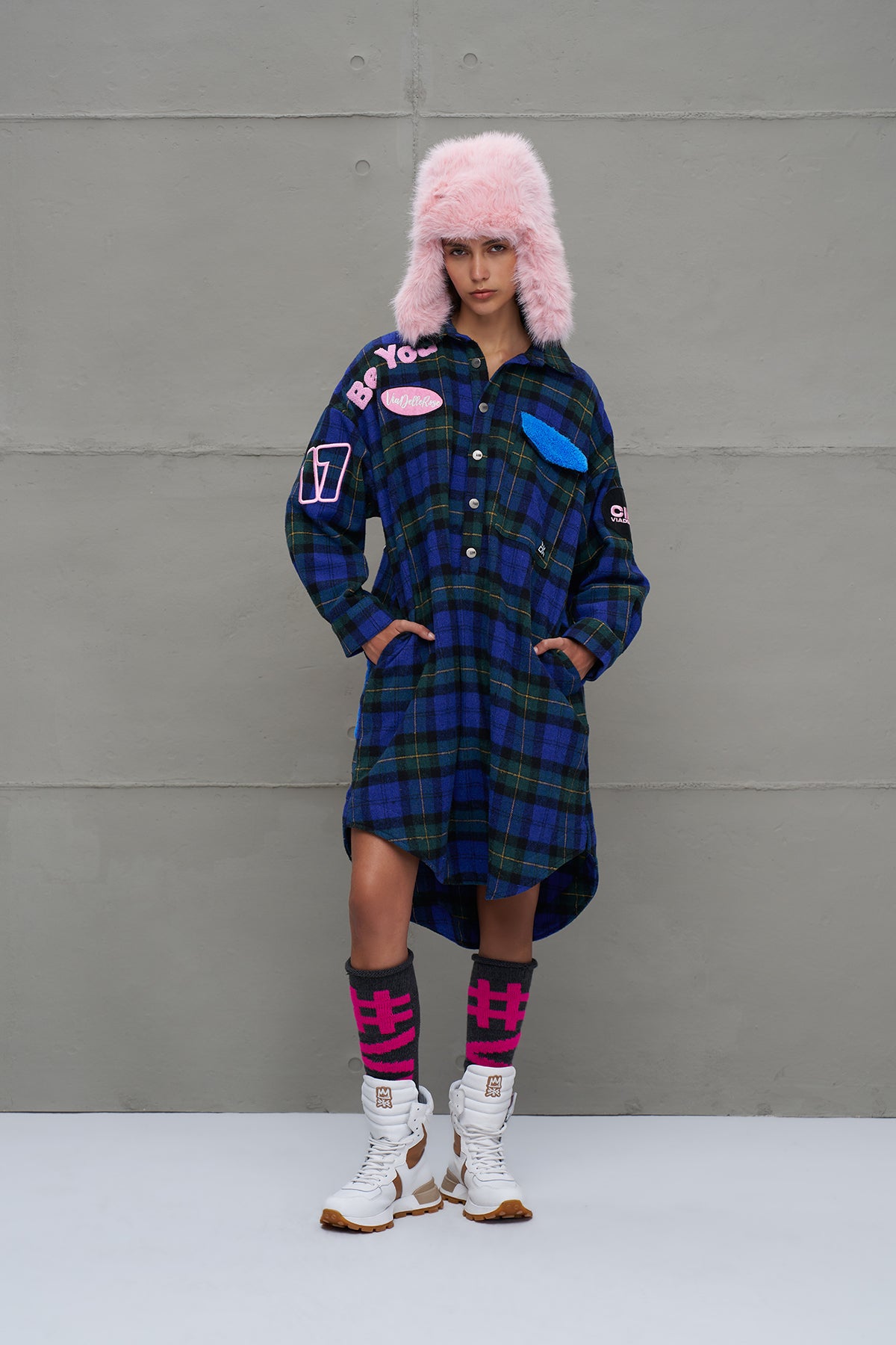 Pembe Kürk Görünümlü Kulaklikli Sapka Pan