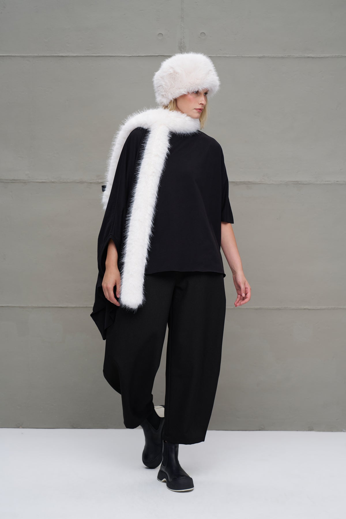 Ekru Kürk Görünümlü Atki Atki Pencel