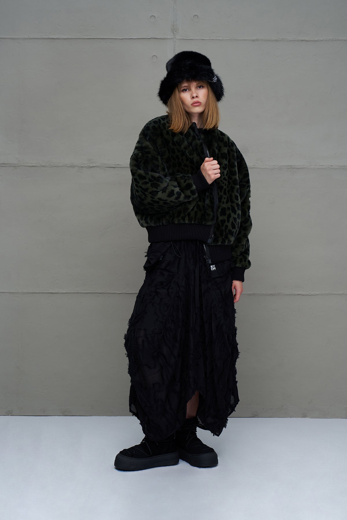 Siyah Kürk Görünümlü Bucket Sapka Peter