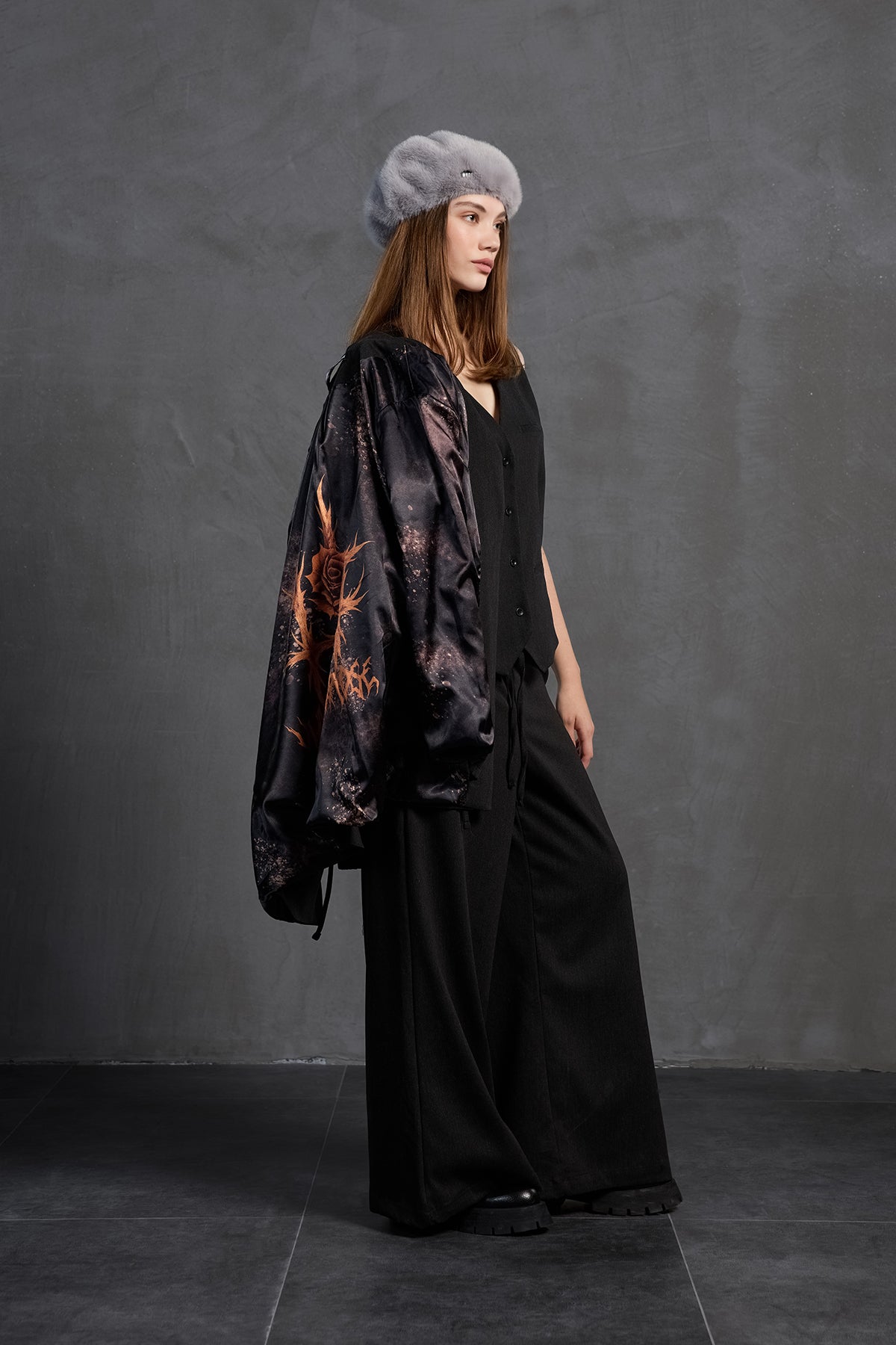 Gri Kürk Görünümlü Beret Şapka Pof