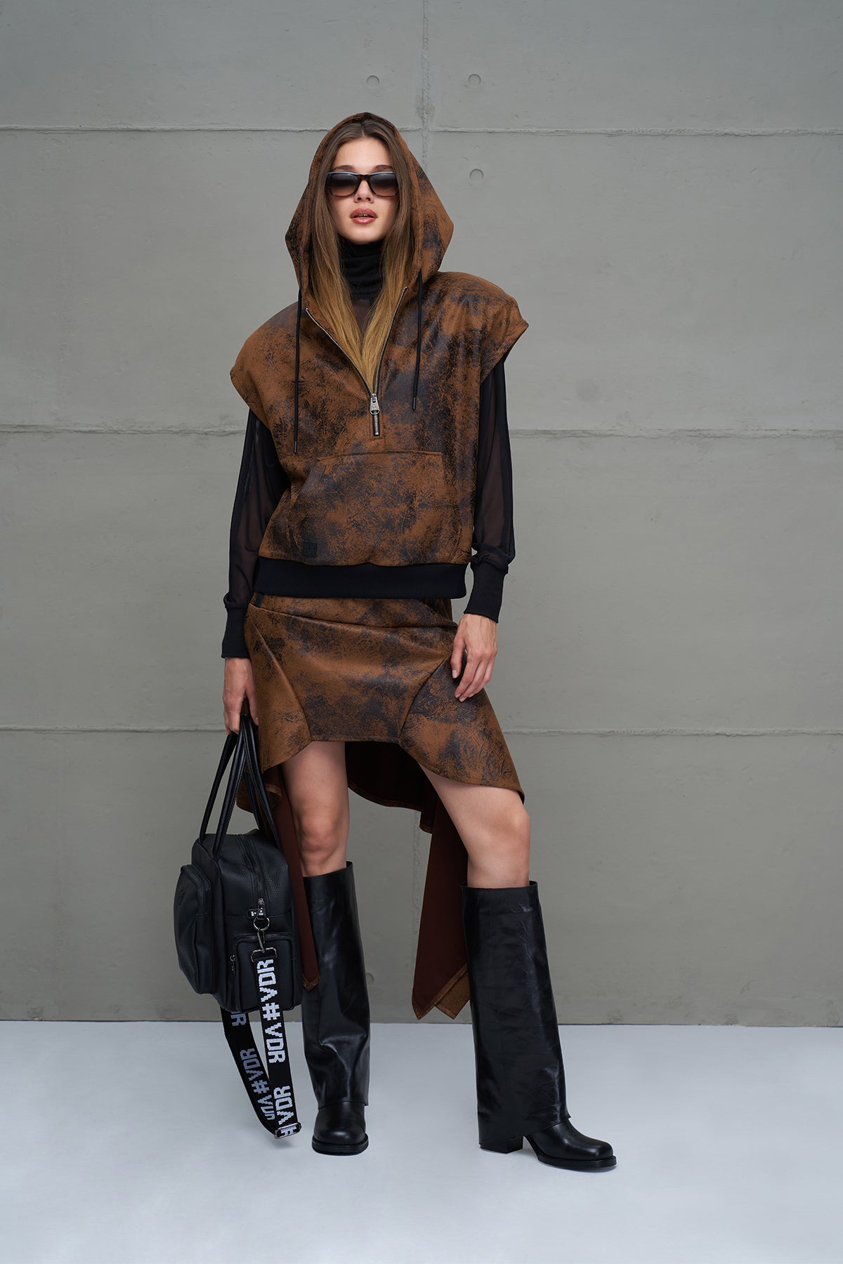 Siyah Deri Görünümlü Çanta Porto22