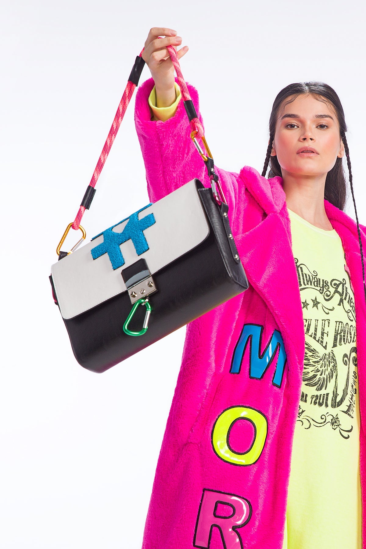 Siyah Beyaz Çanta Postbox