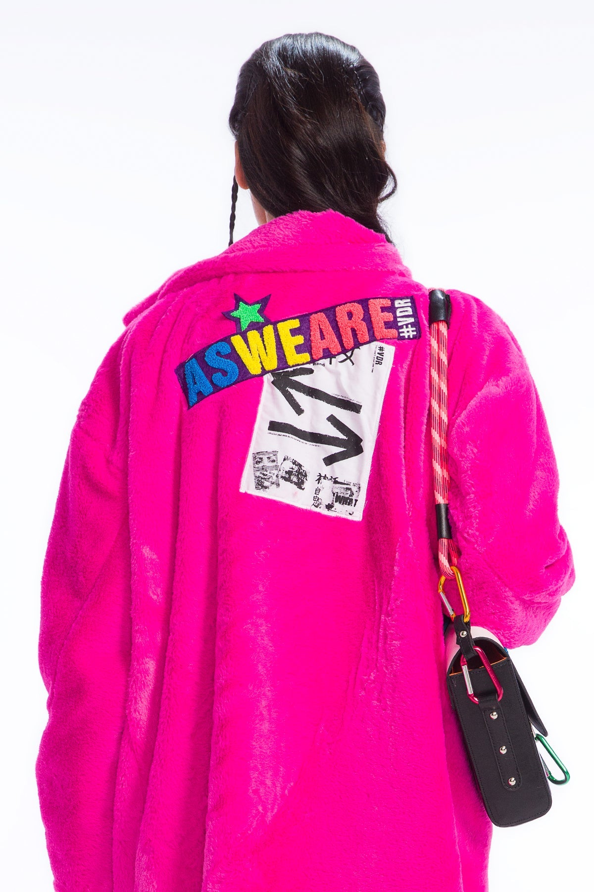 Siyah Beyaz Çanta Postbox