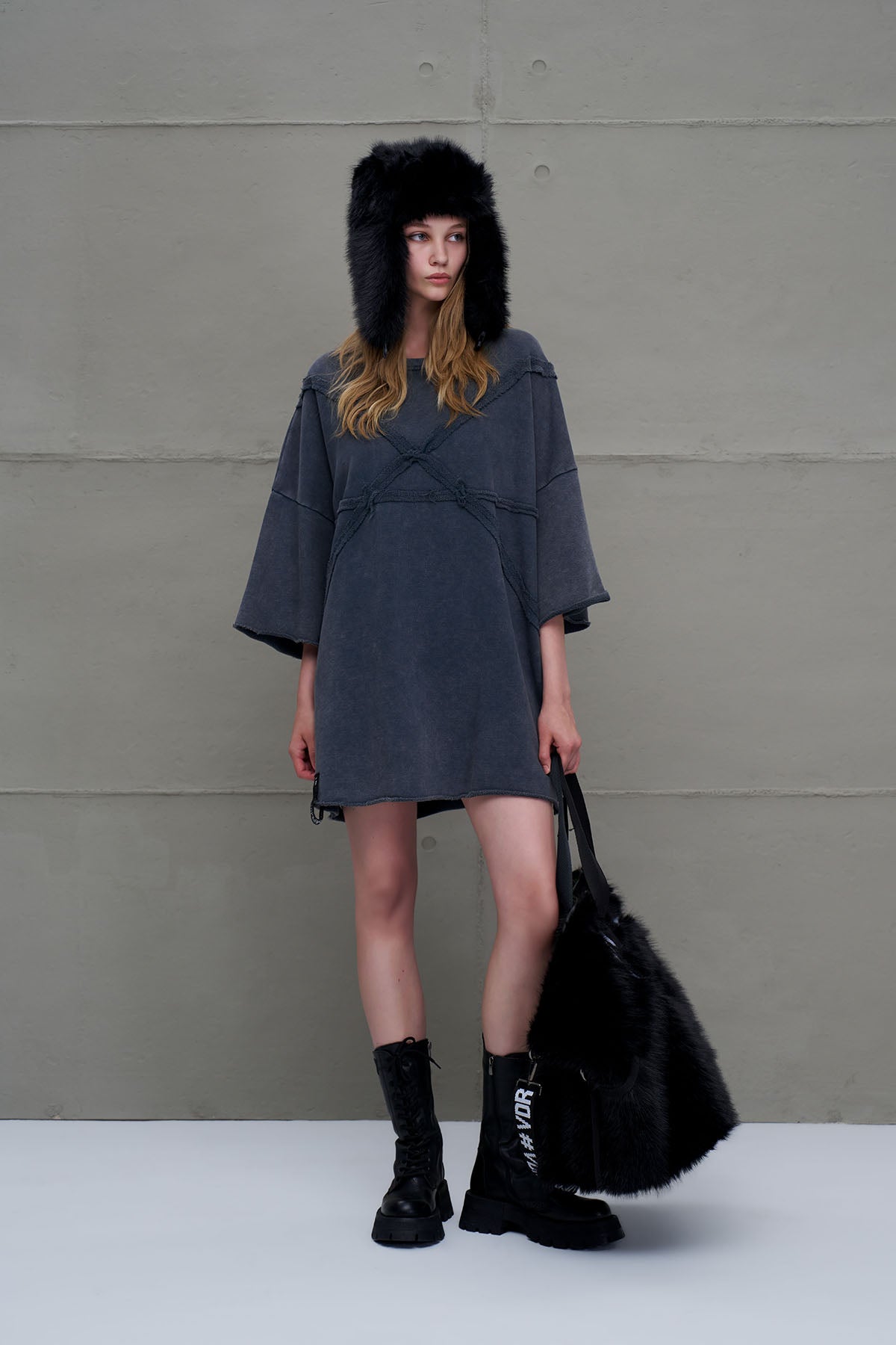 Siyah Kürk Görünümlü Çanta Rambo3