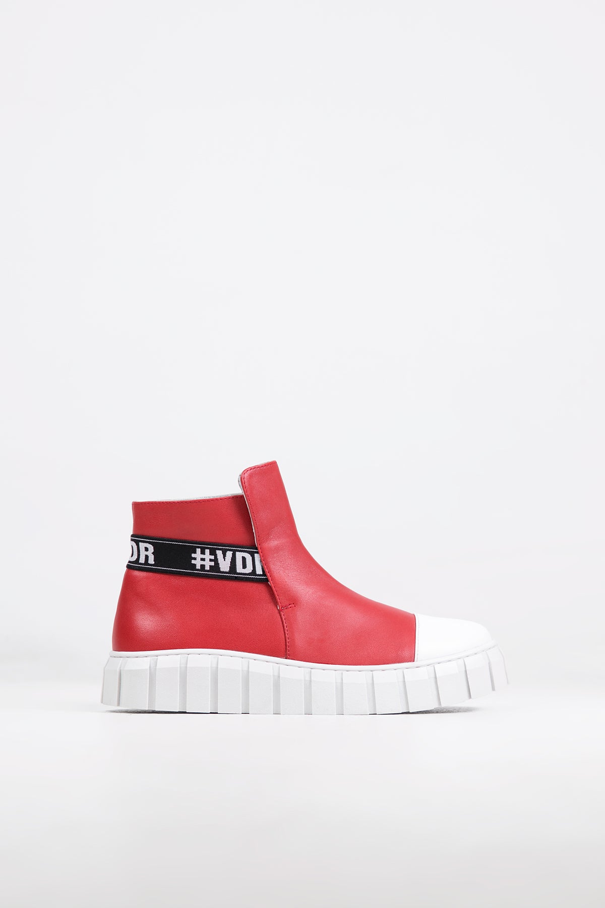 Kirmizi Beyaz Bot Red