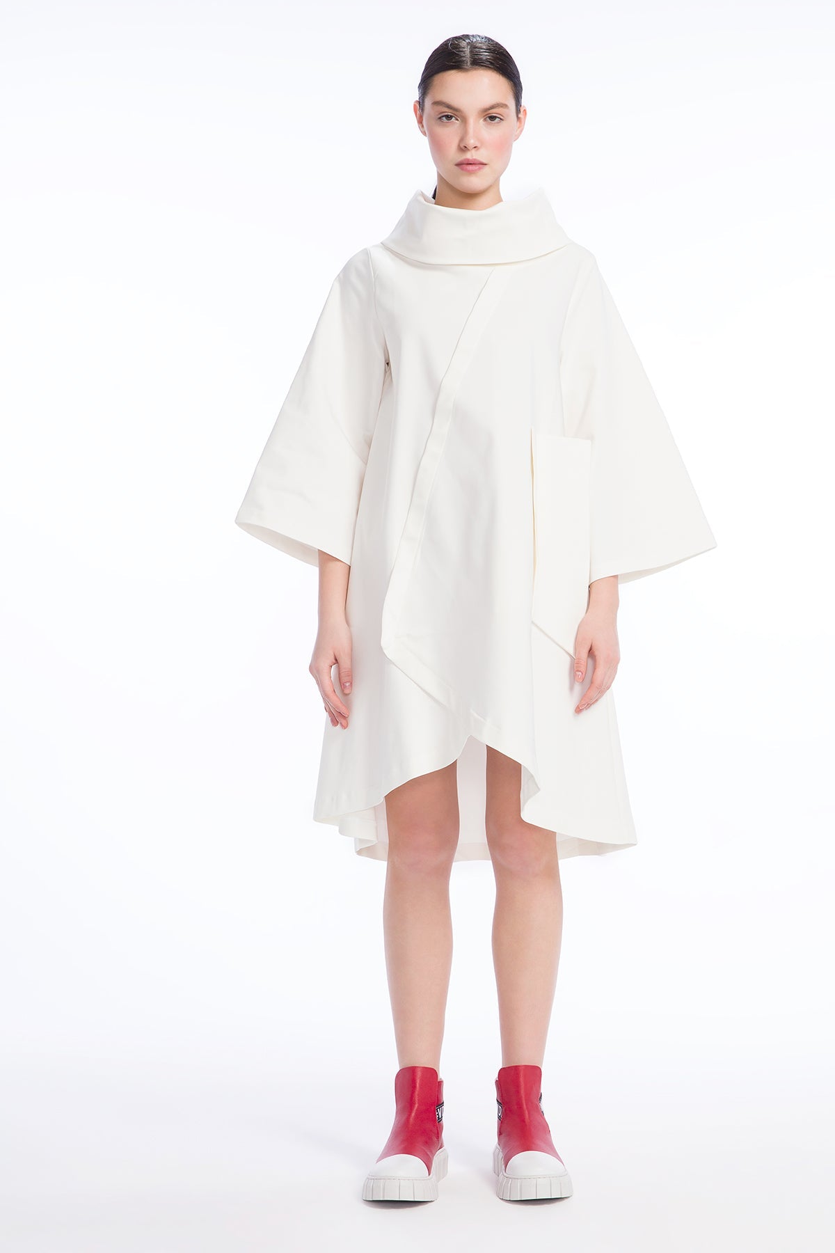 Kirmizi Beyaz Bot Red