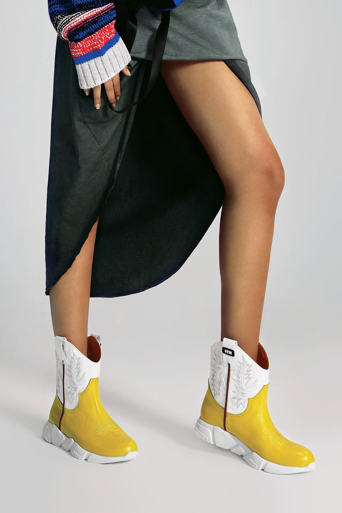 Sari Beyaz Ayakkabi Stantonio