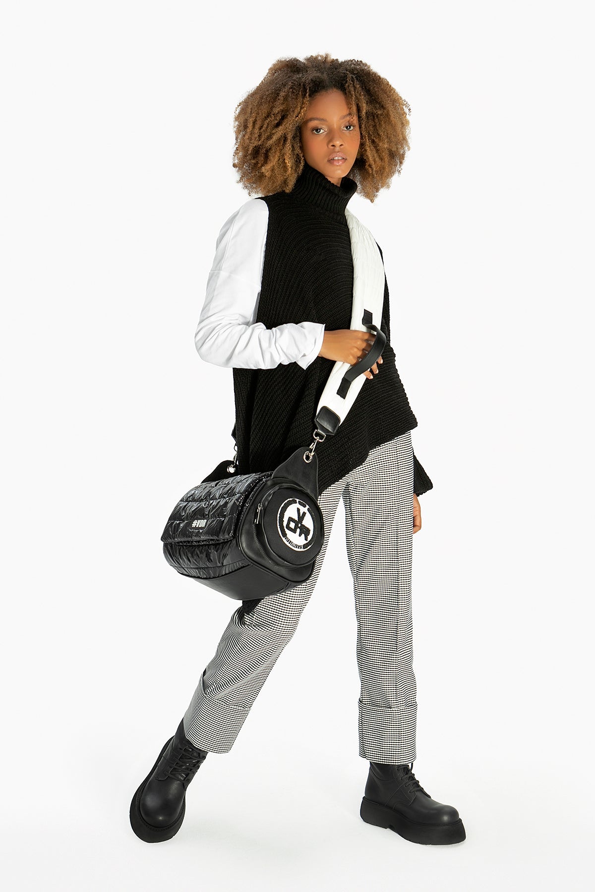 Siyah Çanta Stereo1