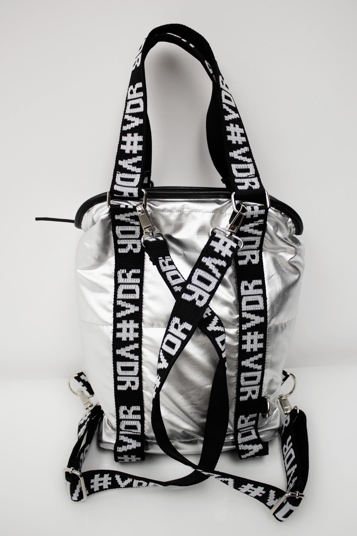 Gümüs Çanta Strange