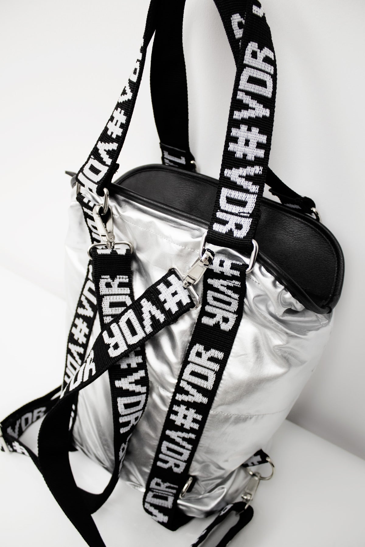 Gümüs Çanta Strange