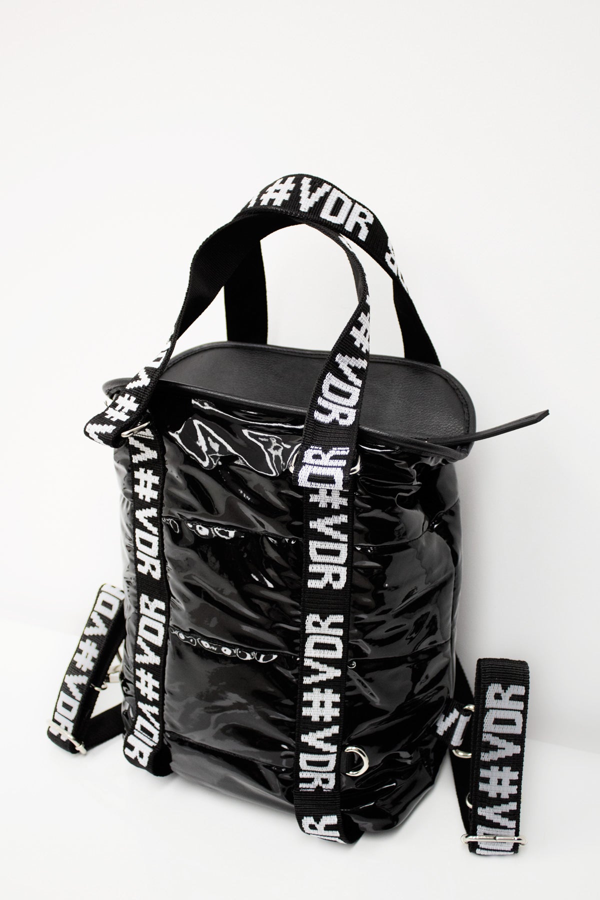 Parlak Siyah Çanta Strange