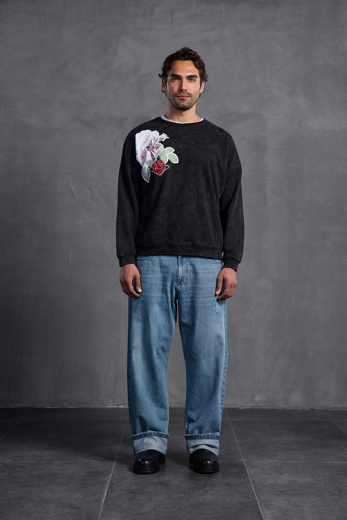 Siyah Sıfır Yaka Baskılı  Sweatshirt 10001