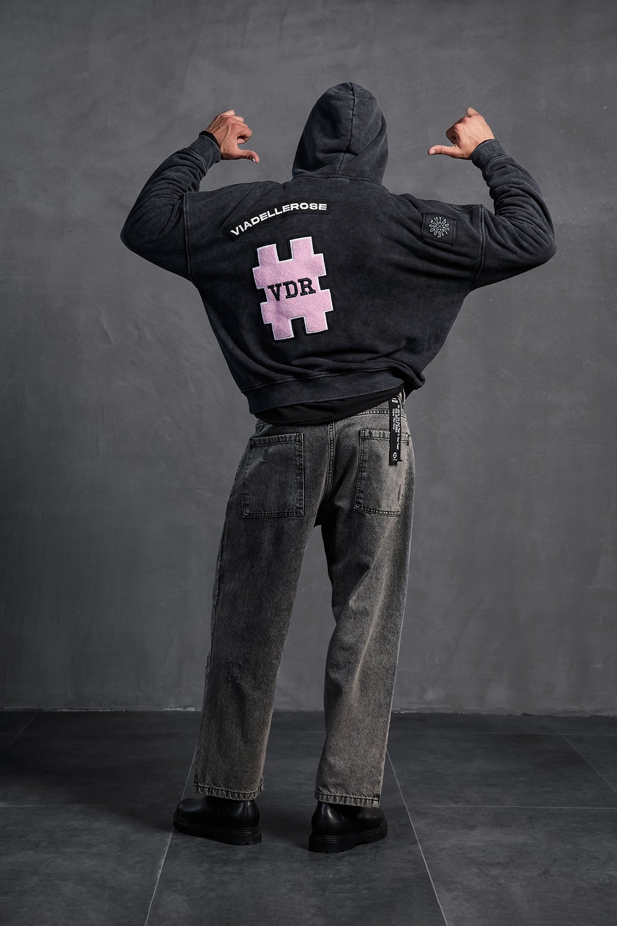 Siyah Armalı Kapüşonlu  Sweatshirt 10002