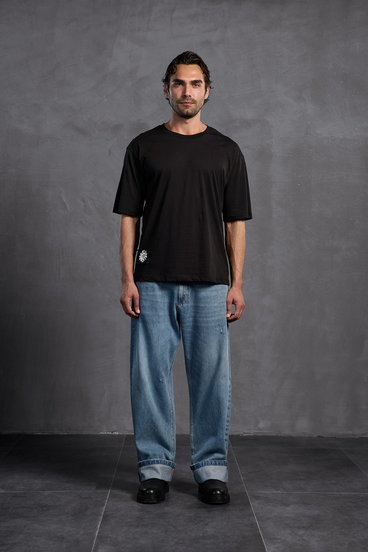 Siyah Sıfır Yaka Arkası Baskılı T-Shirt 10010