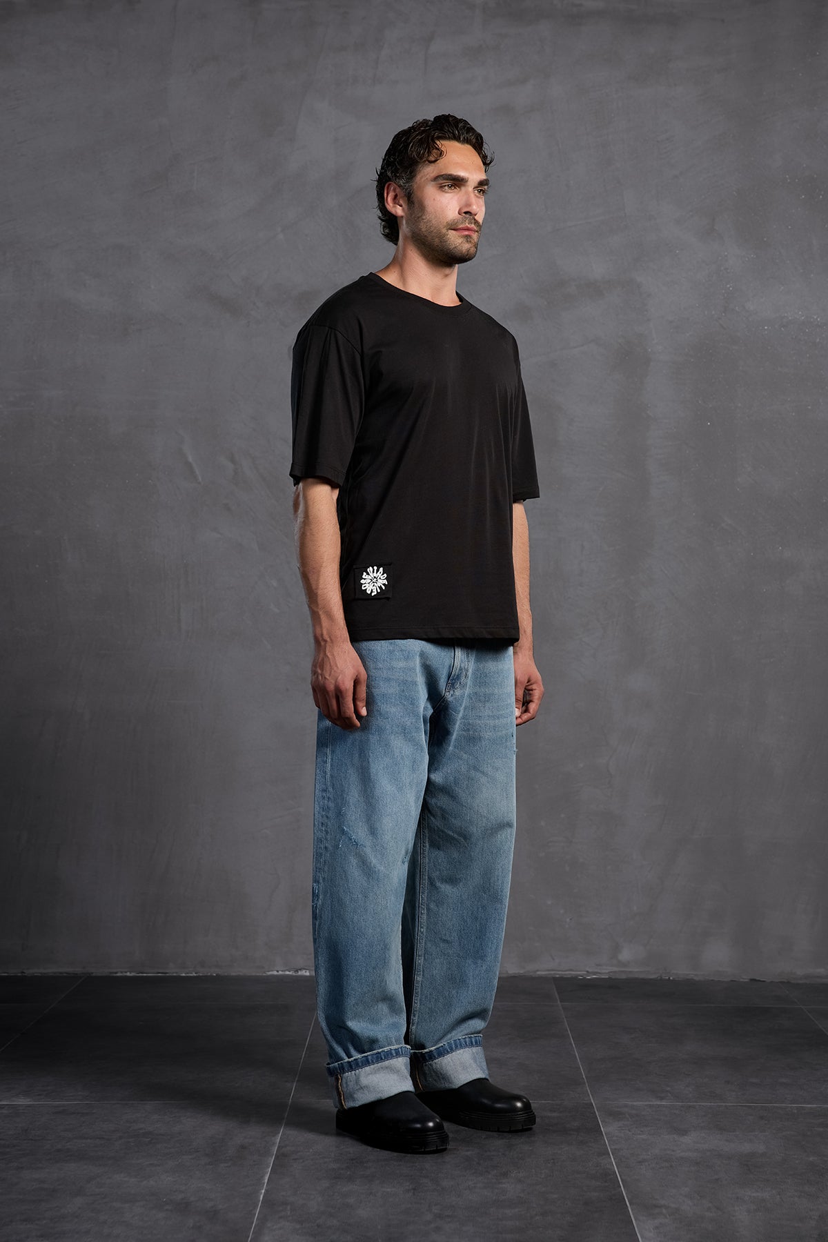 Siyah Sıfır Yaka Arkası Baskılı T-Shirt 10010