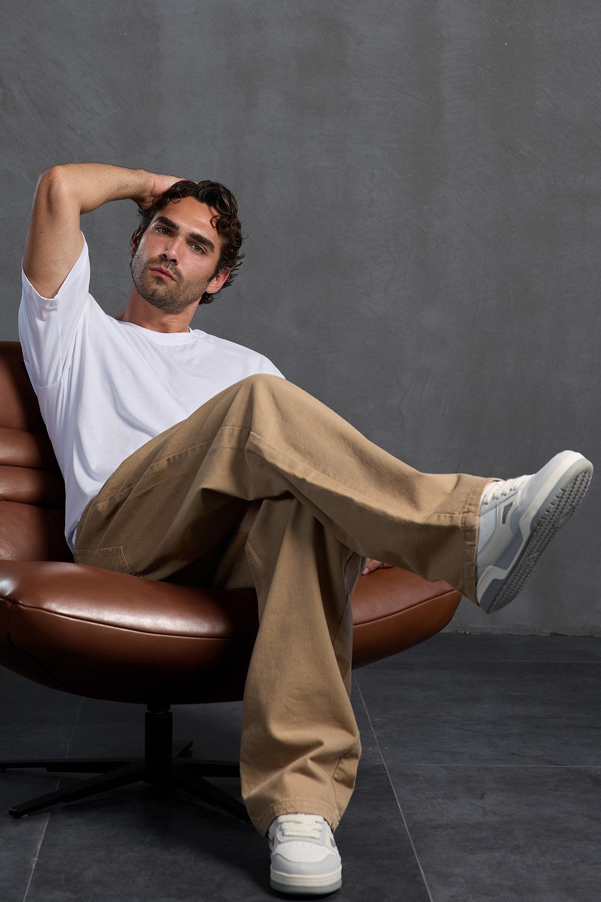 Beyaz Sıfır Yaka Arkası Baskılı T-Shirt 10010