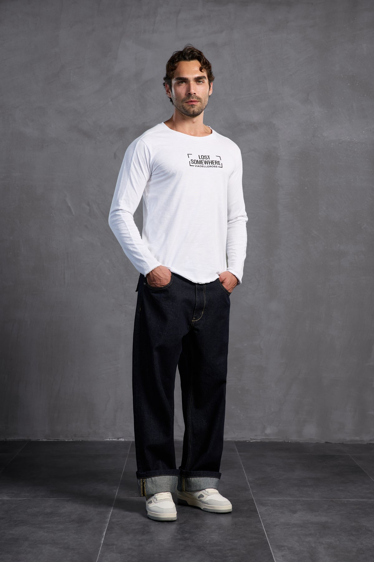 Beyaz Sıfır Yaka Önü Yazılı T-Shirt 10011