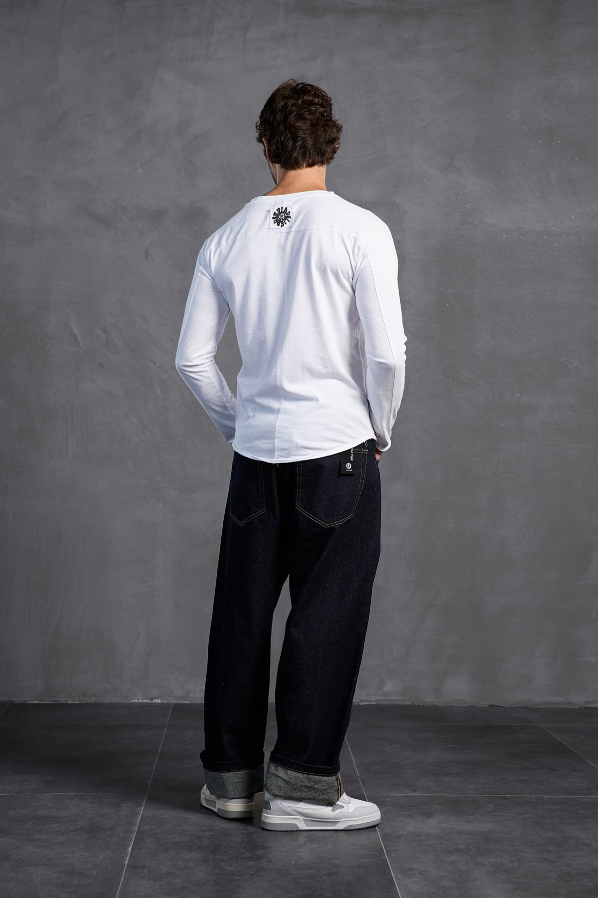 Beyaz Sıfır Yaka Önü Yazılı T-Shirt 10011