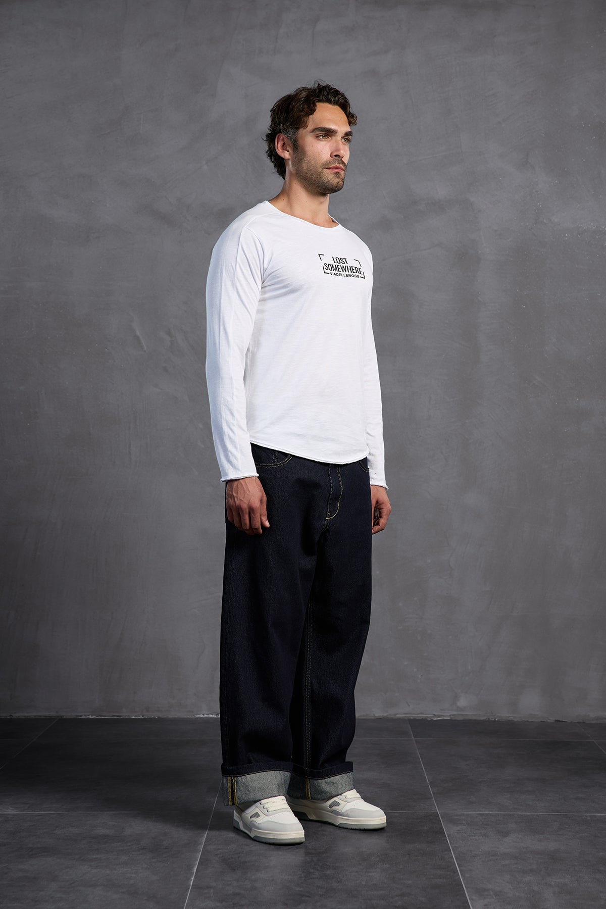 Beyaz Sıfır Yaka Önü Yazılı T-Shirt 10011