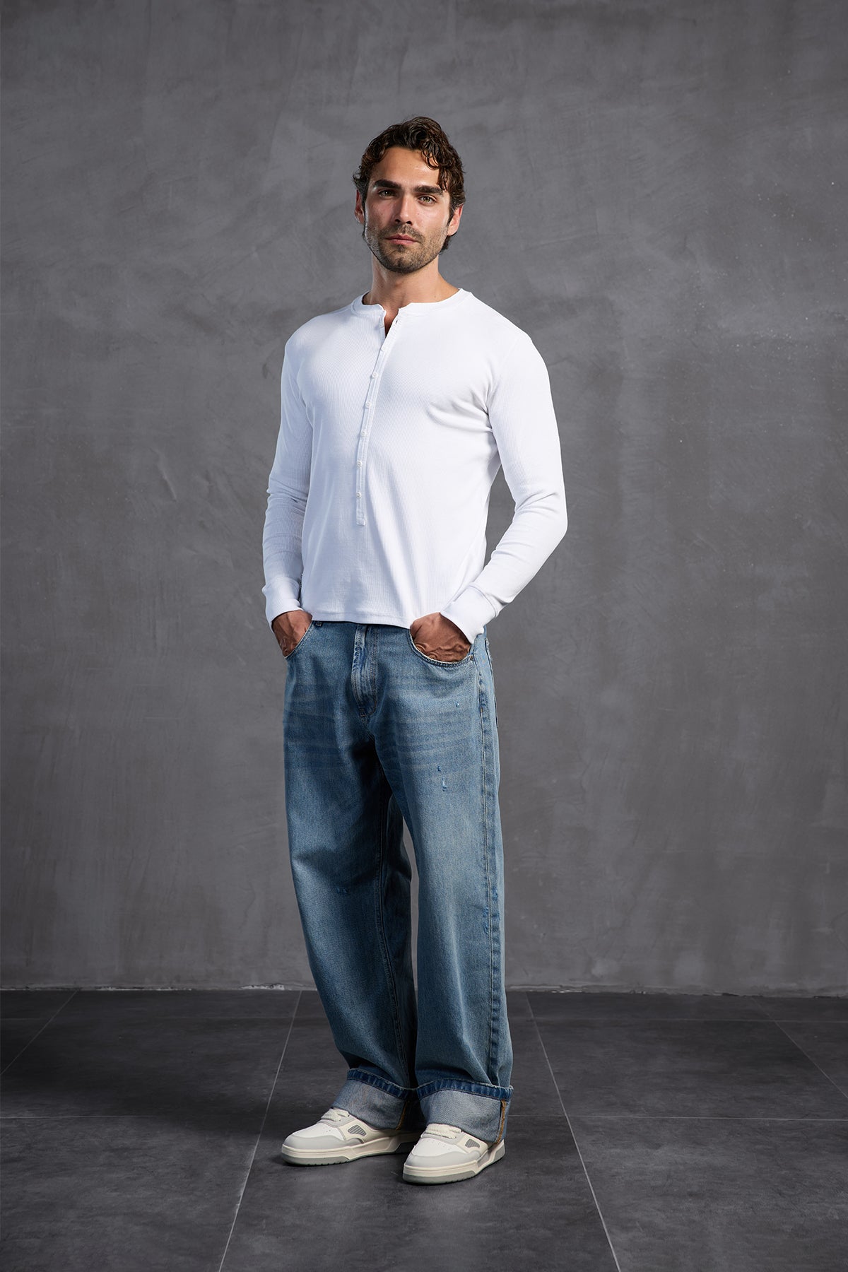 Beyaz Fitilli Önü Düğmeli  T-Shirt 10025