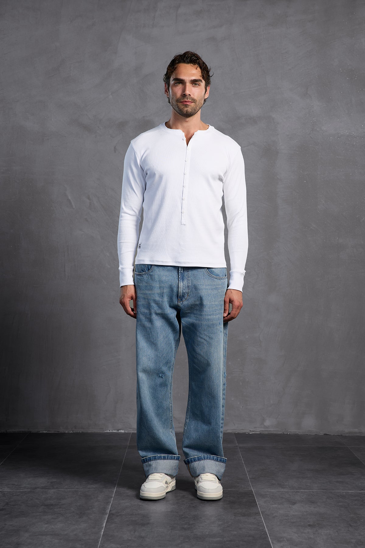 Beyaz Fitilli Önü Düğmeli  T-Shirt 10025