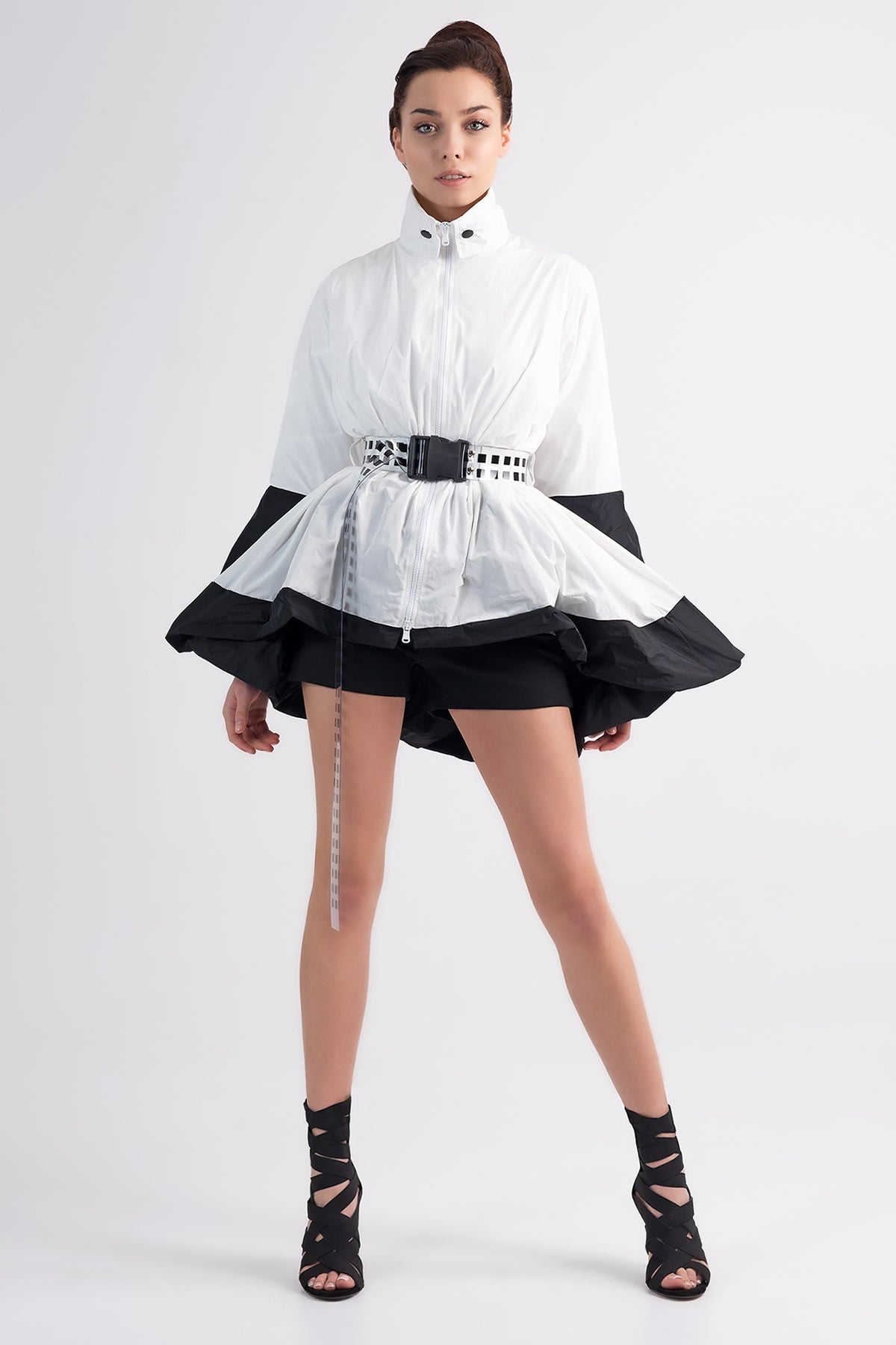 Beyaz Siyah Trençkot 7040