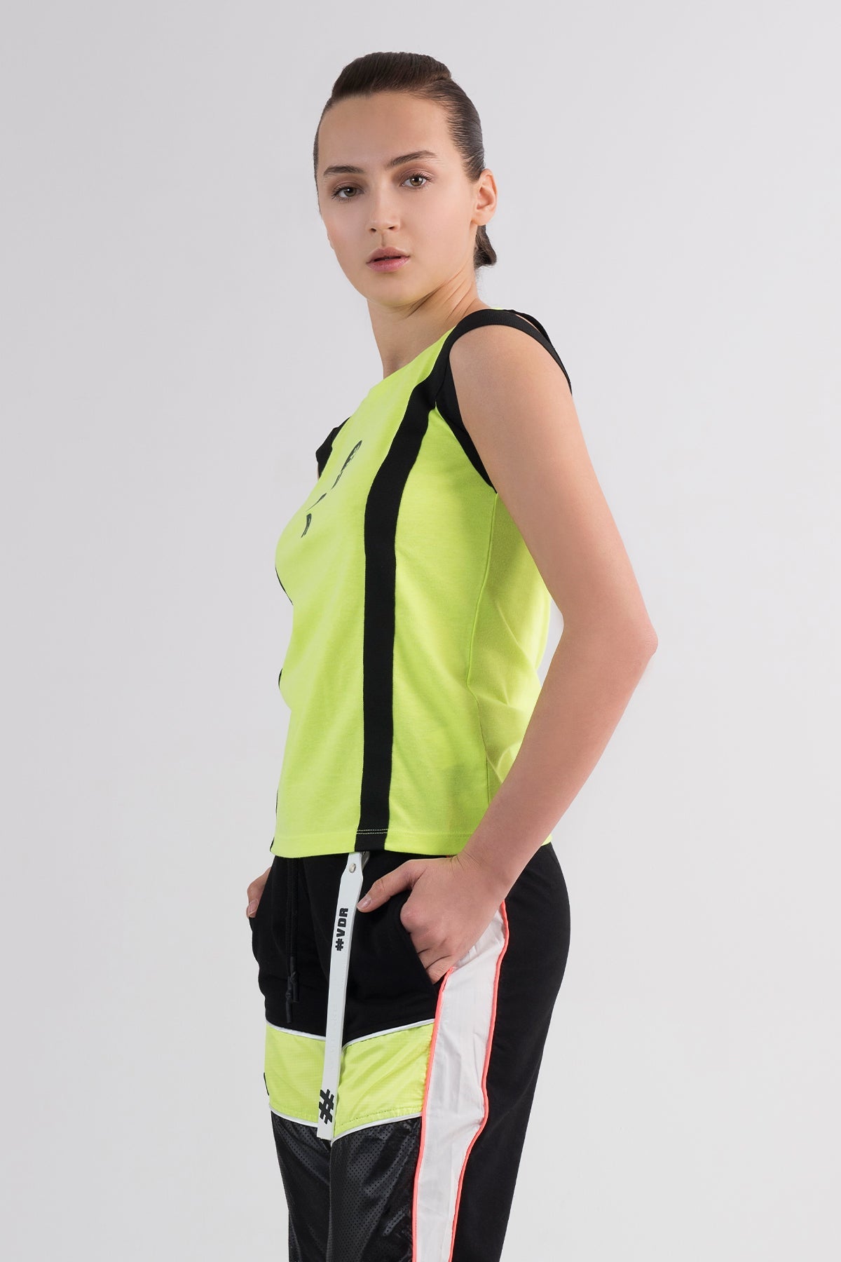 Sari Neon  T-shirt 7400