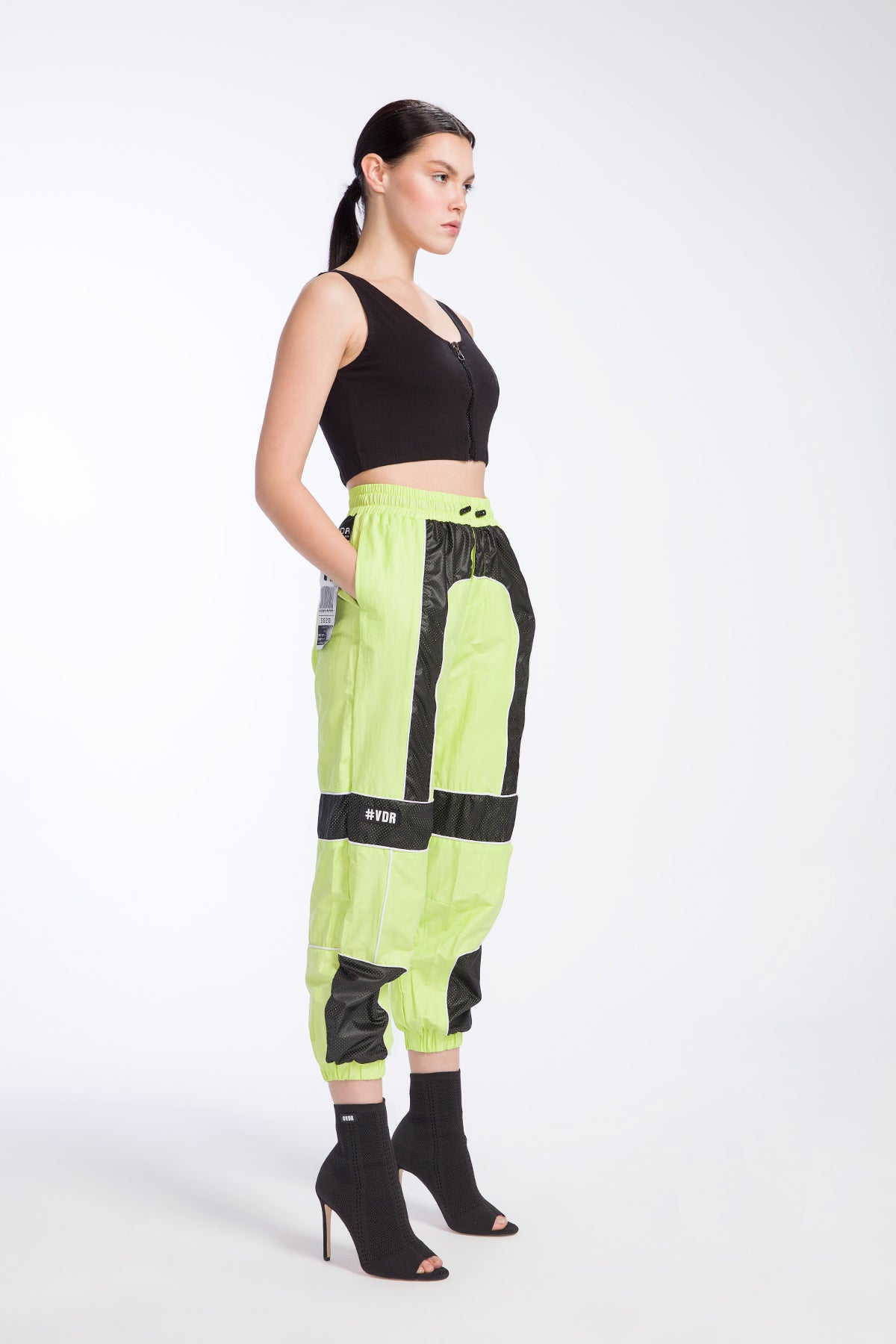 Siyah Atlet 9497