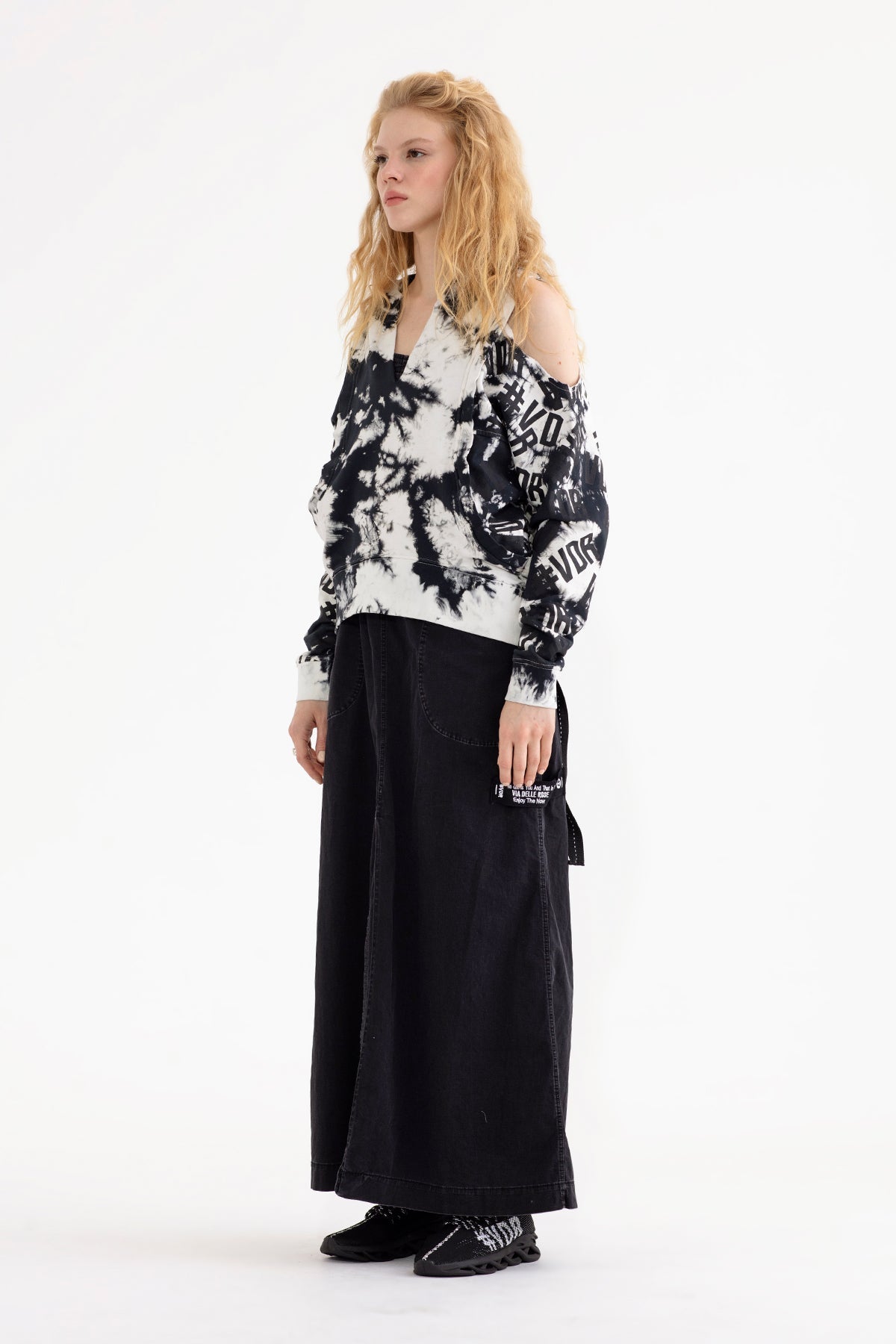 Beyaz Siyah Sweatshirt 13373