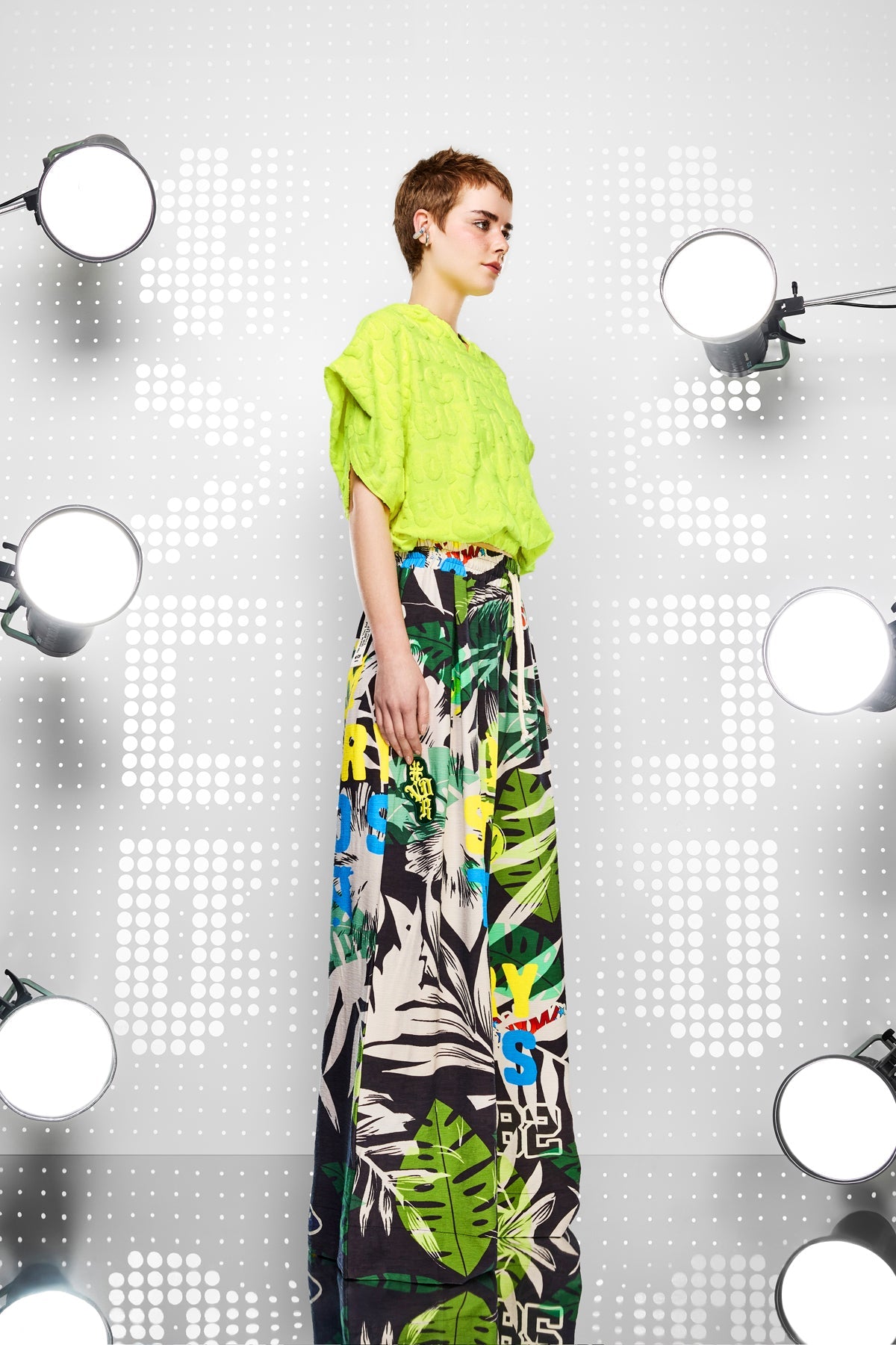 Sari Neon Sweatshirt 15143