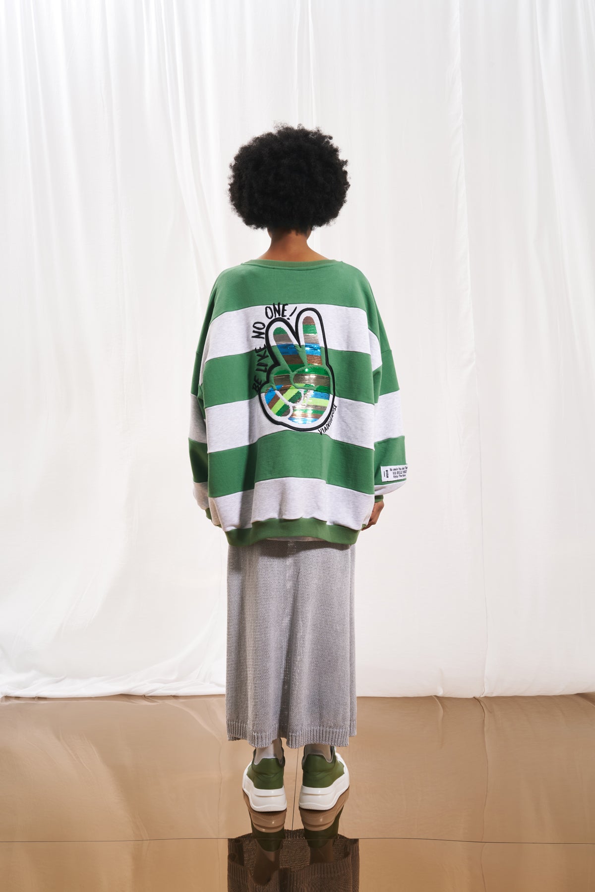 Zeytin Yesili Gri Çizgili Islemeli Sweatshirt 17047