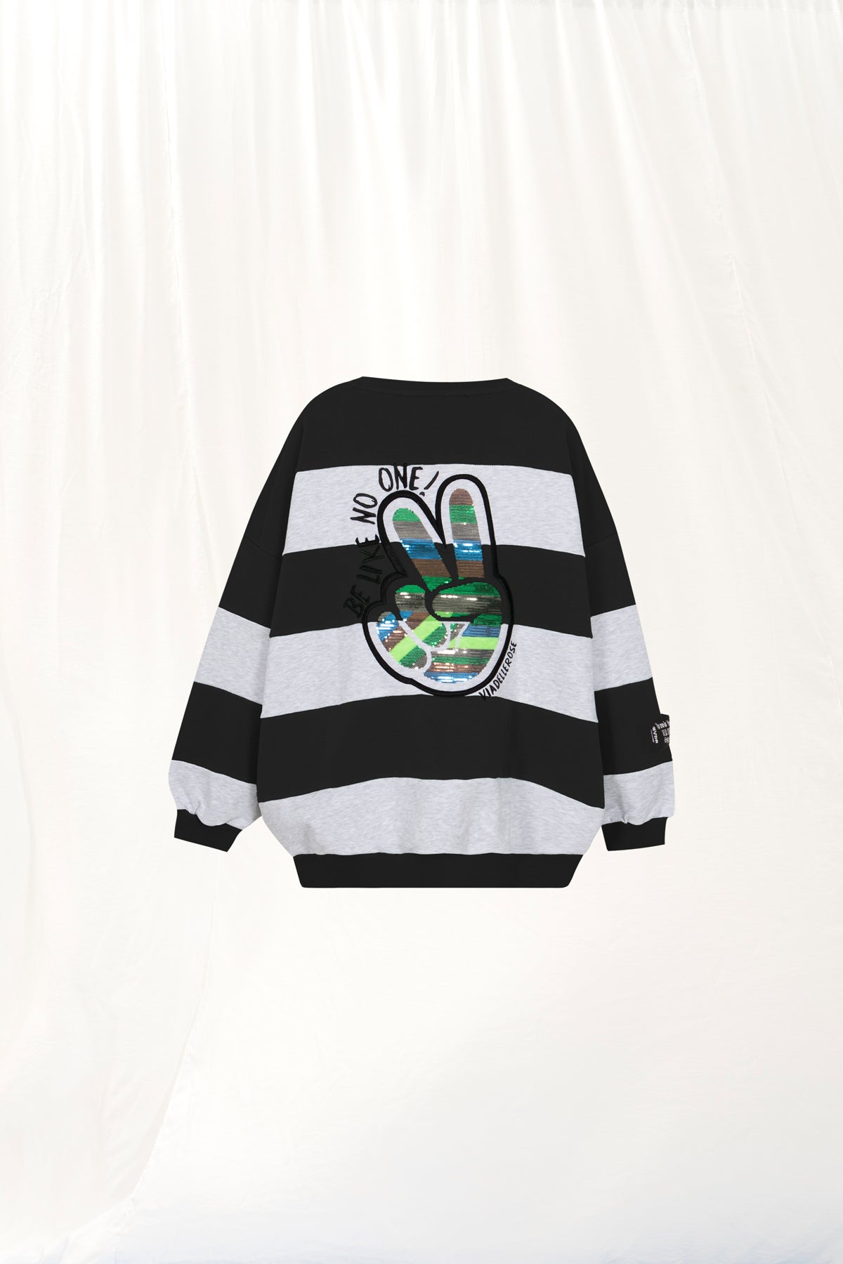 Siyah Gri Çizgili Islemeli Sweatshirt 17047