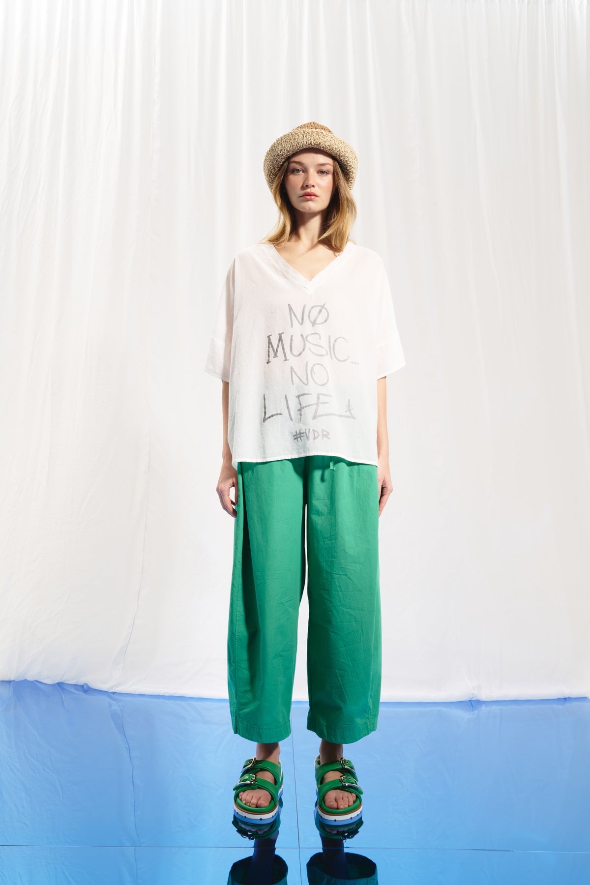 Beyaz V-Yaka T-shirt 17064