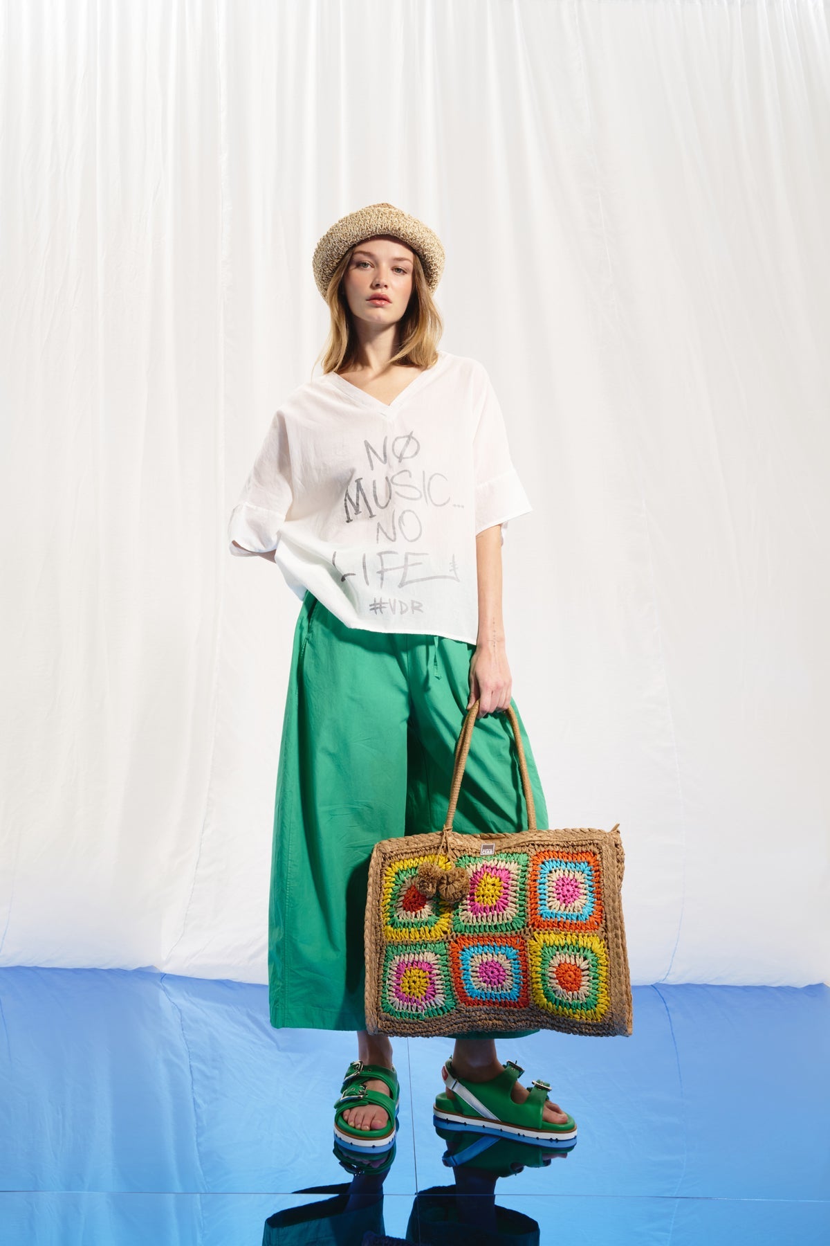 Beyaz V-Yaka T-shirt 17064