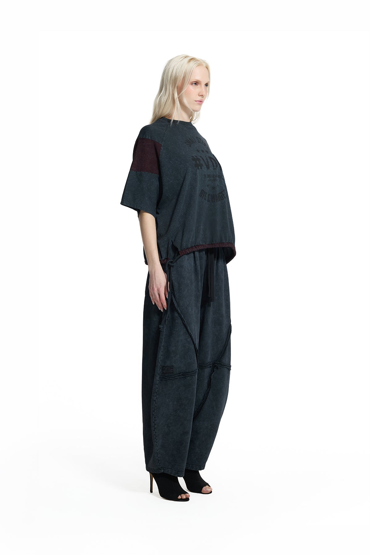 Siyah Yıkamalı Bordo Detaylı Bağcıklı VDR Baskılı Oversize T-Shirt 19014