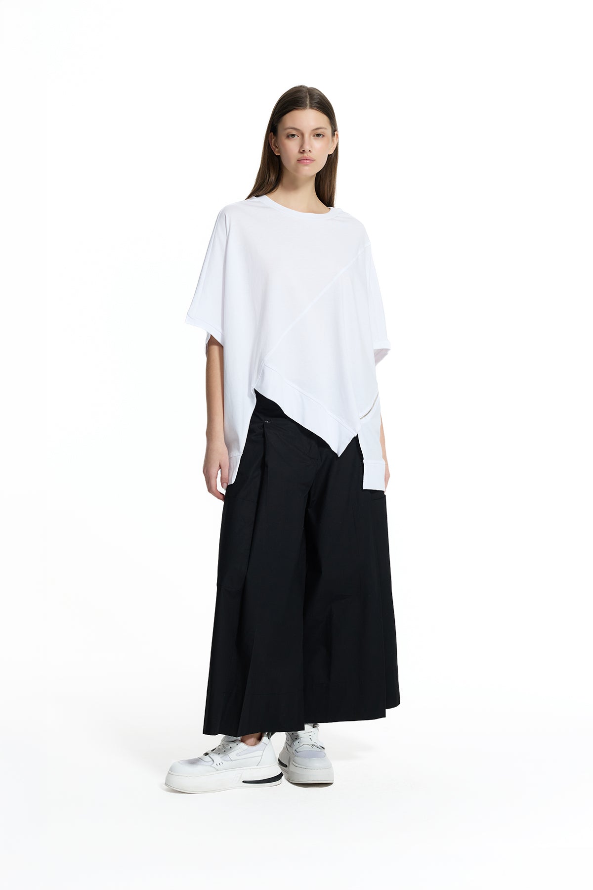 Beyaz Asimetrik Kesim Fermuar Detaylı Oversize T-Shirt 19015